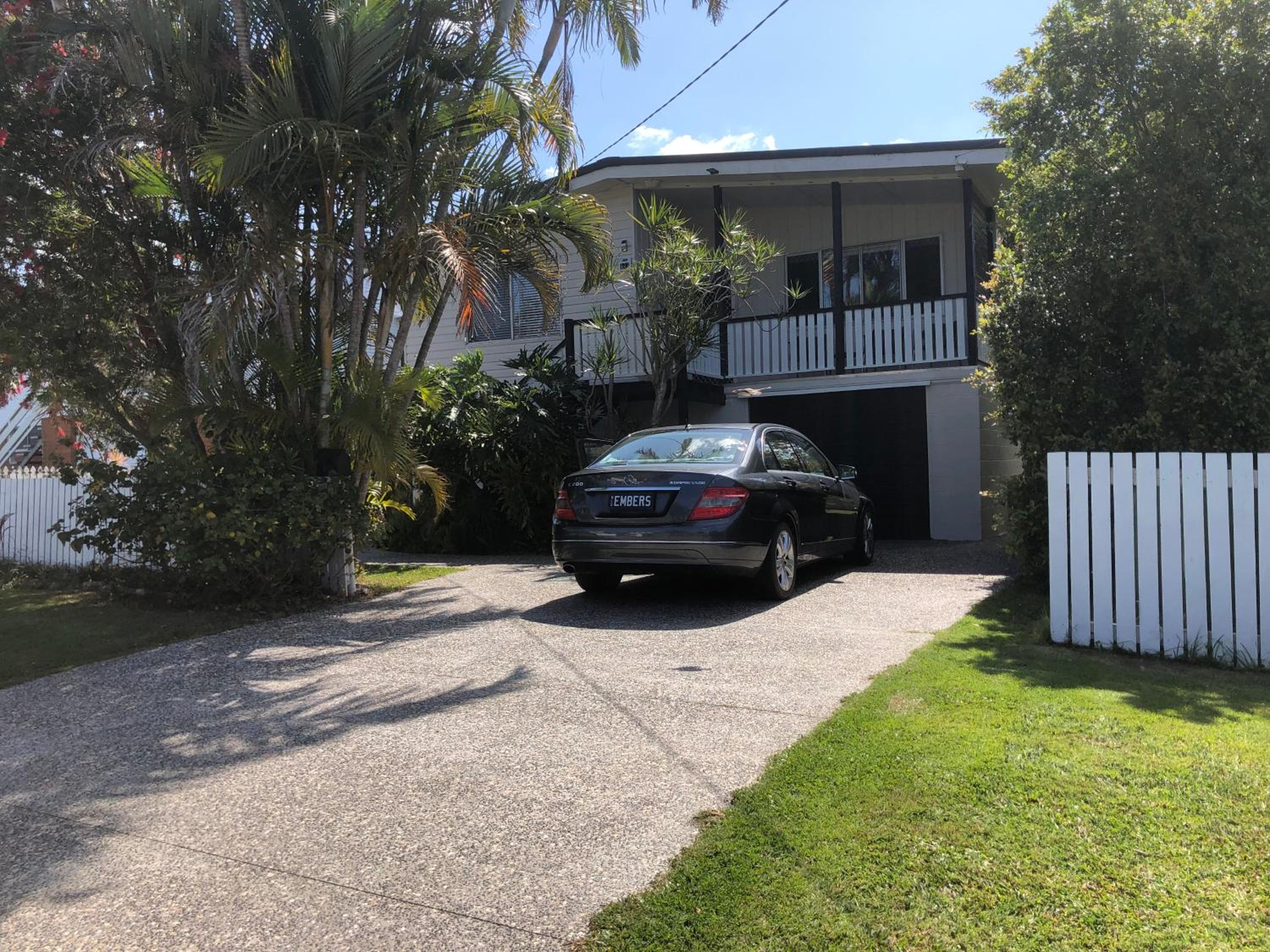 Three-Bedroom House photo 2