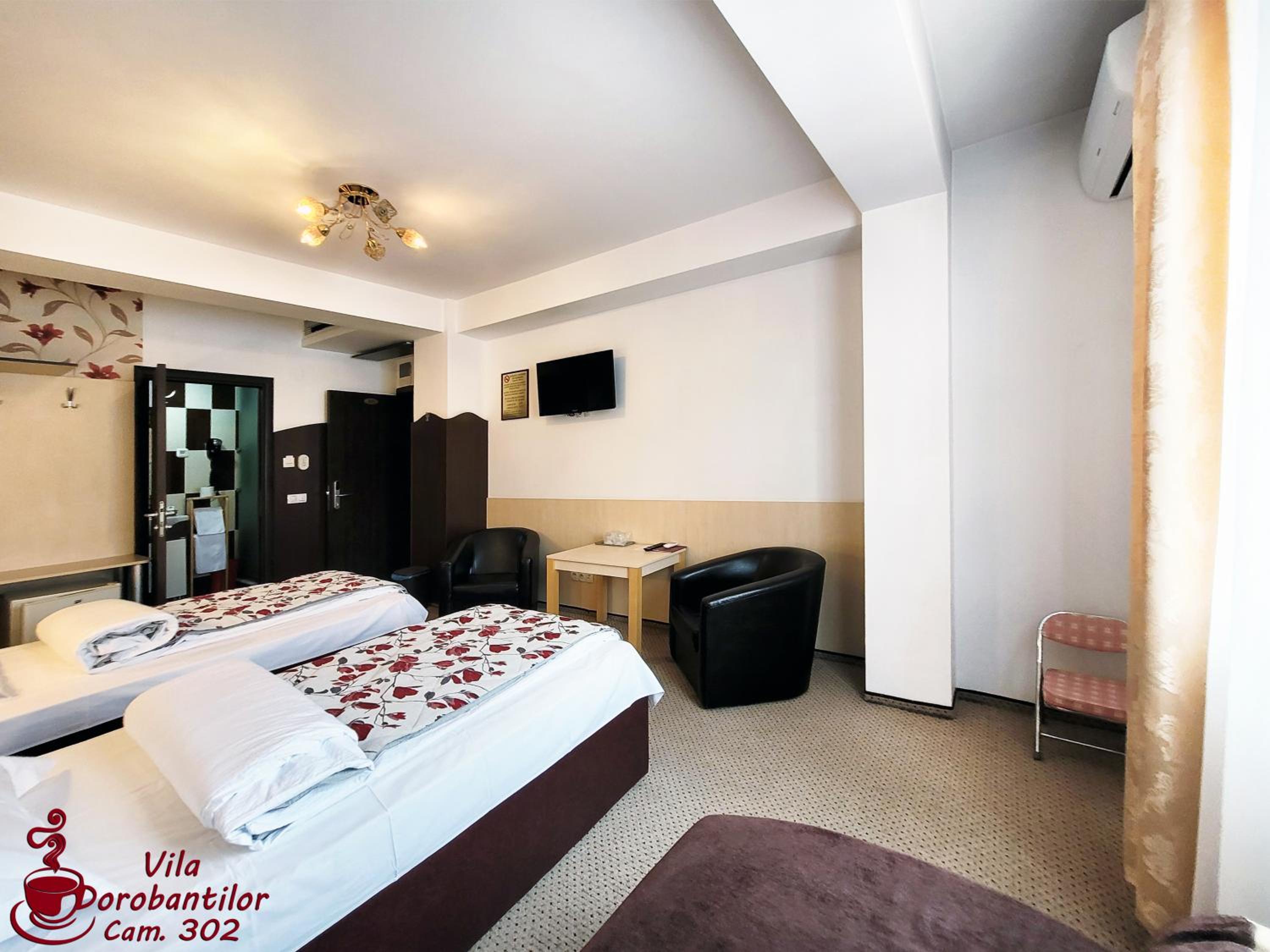 Twin Room with Extra Bed - Photo 7