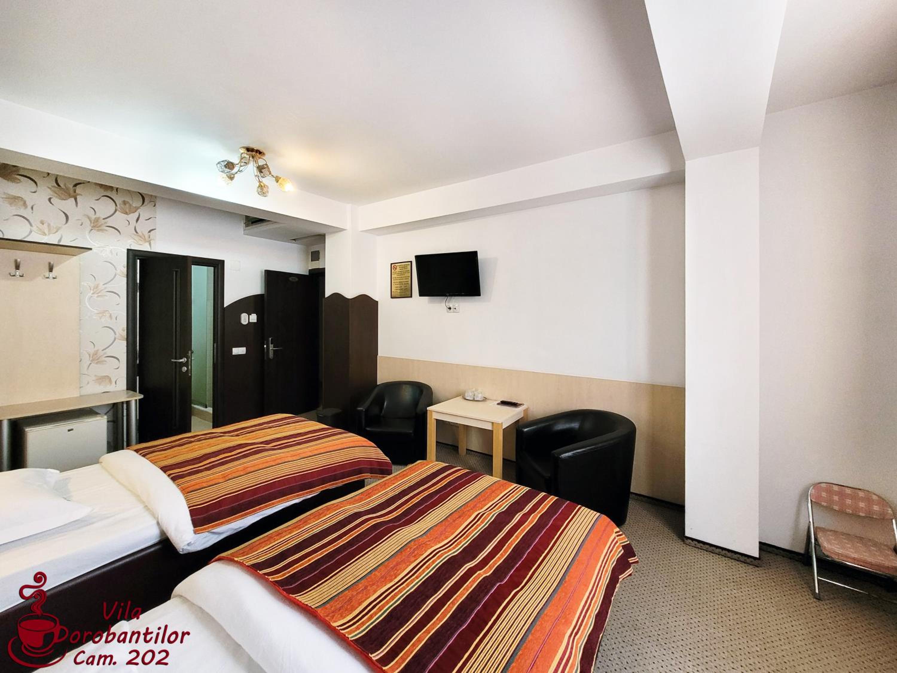Twin Room with Extra Bed - Photo 4