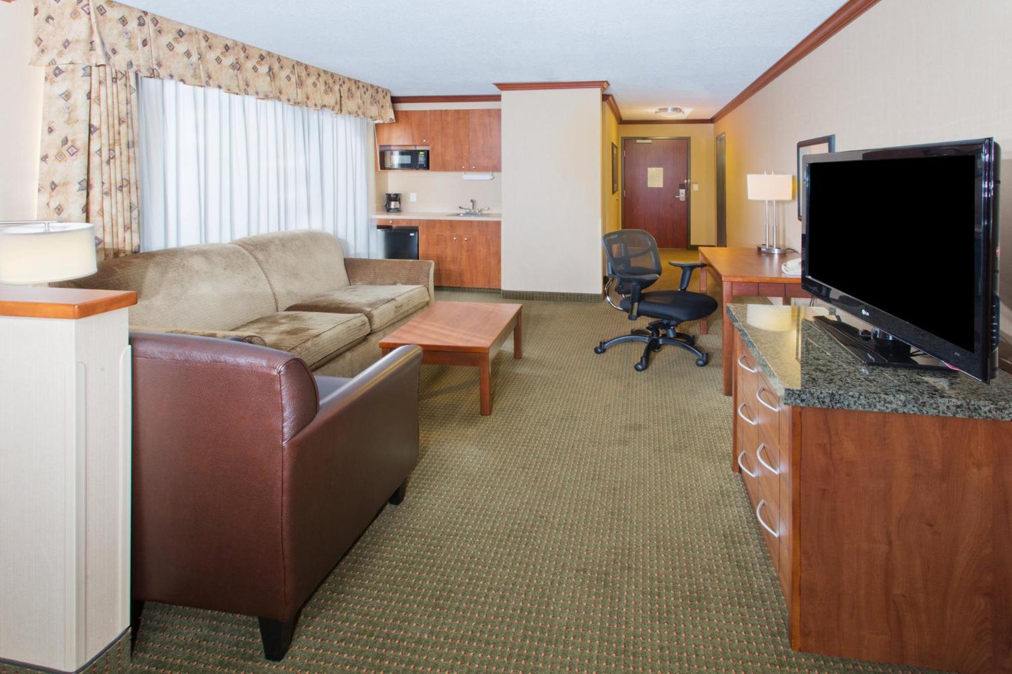 One-Bedroom Suite - Non-Smoking - Photo 4