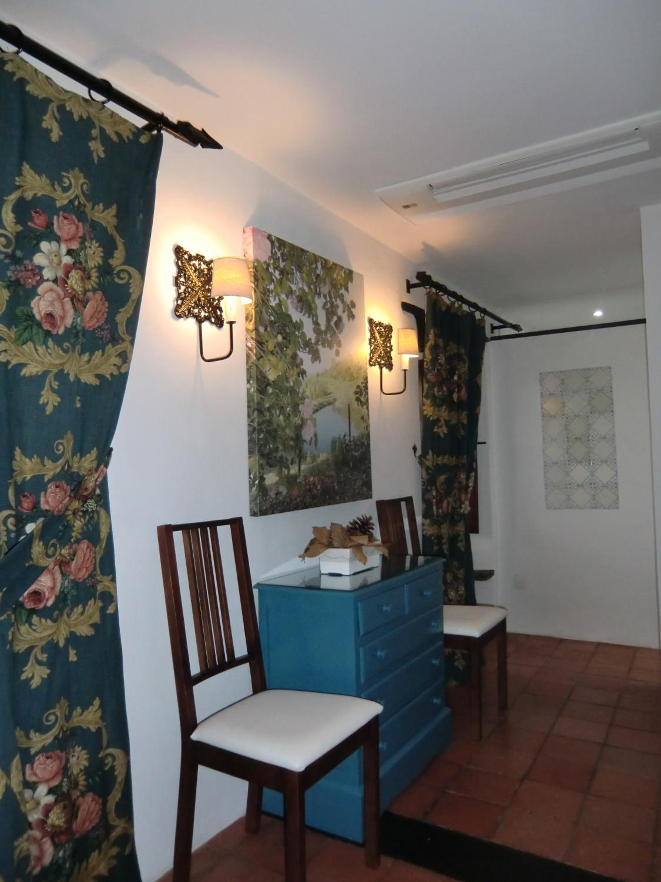 Three-Bedroom House - Photo 6