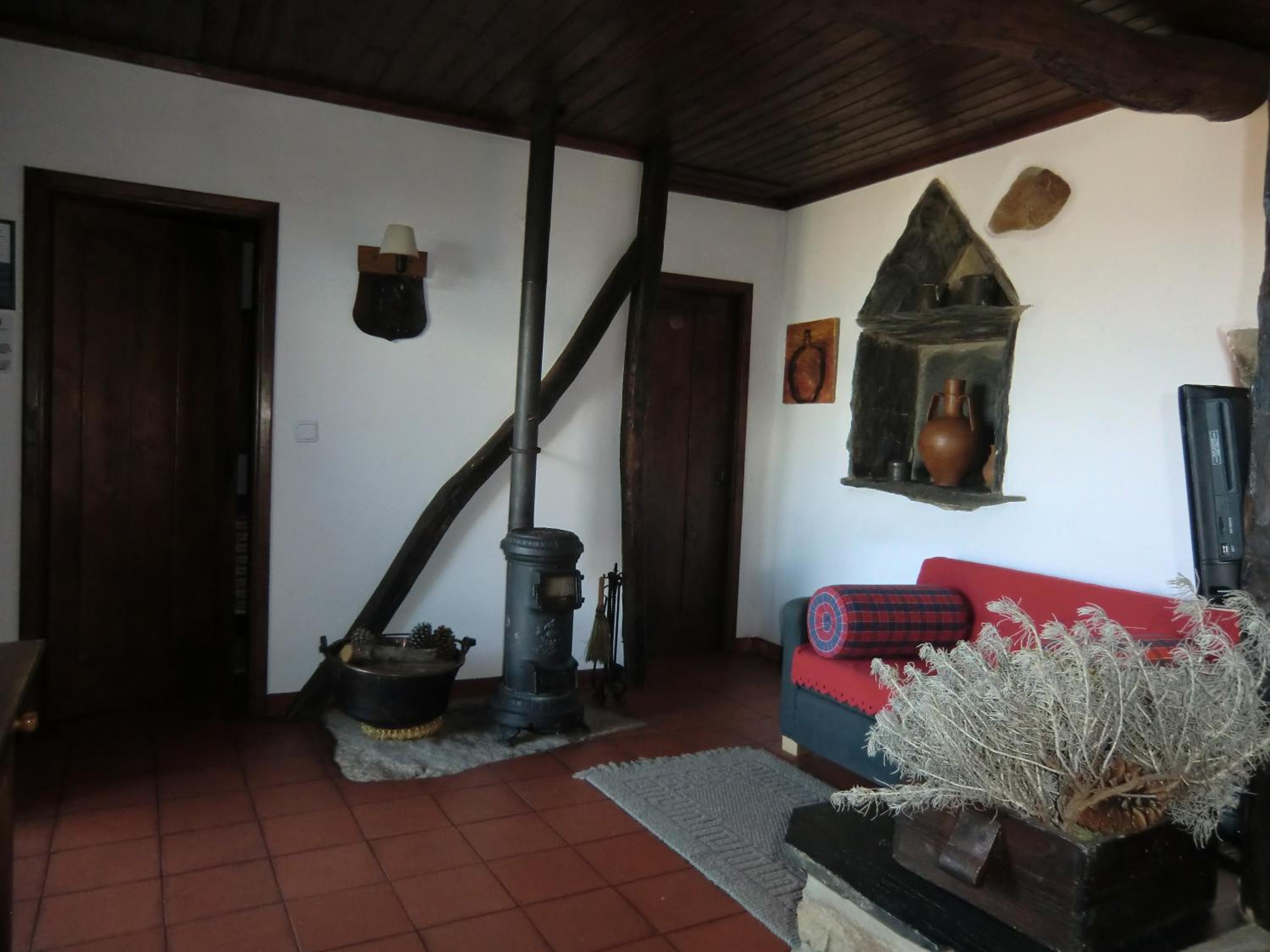 One-Bedroom House - Photo 10