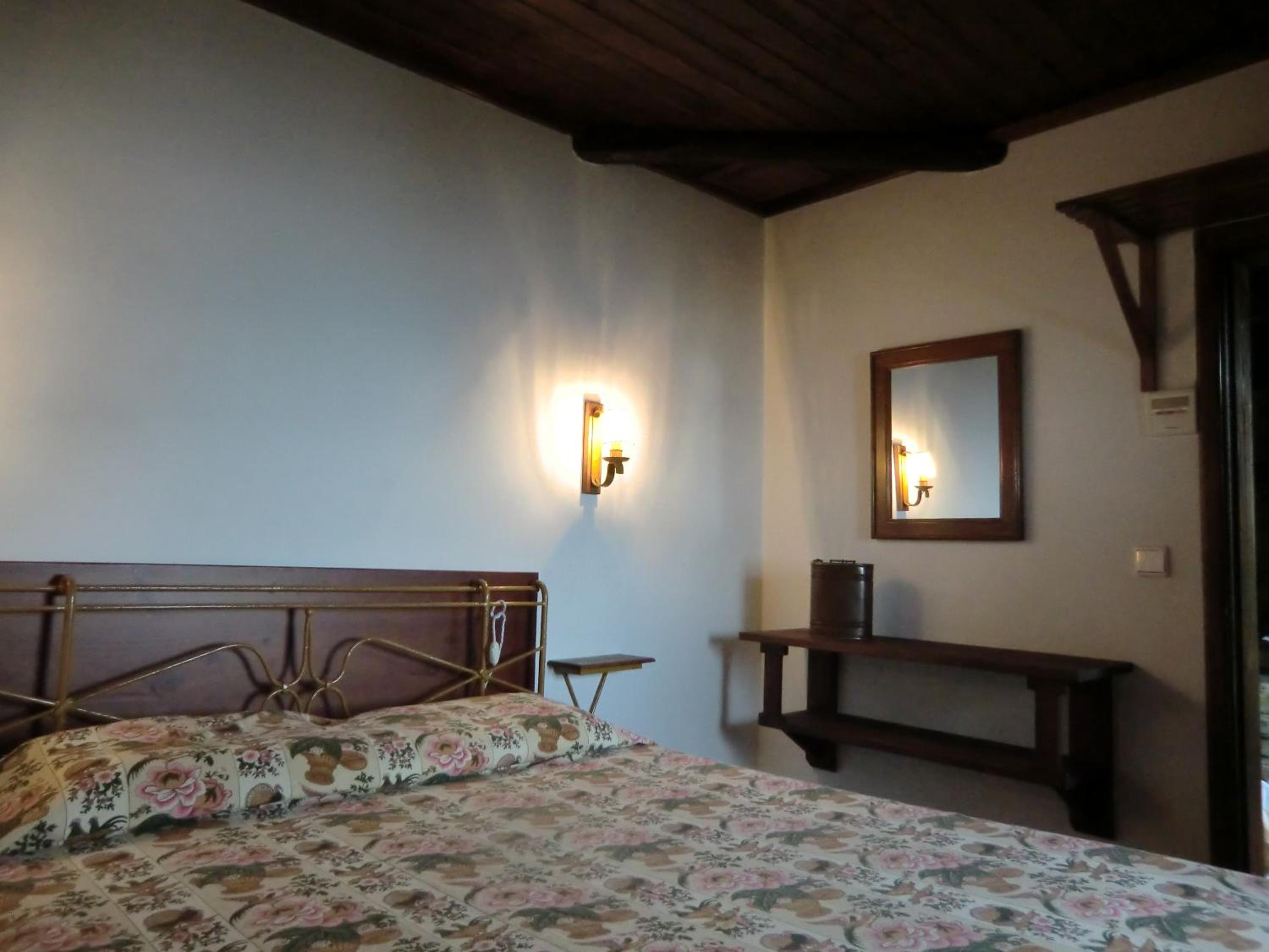 One-Bedroom House - Photo 8