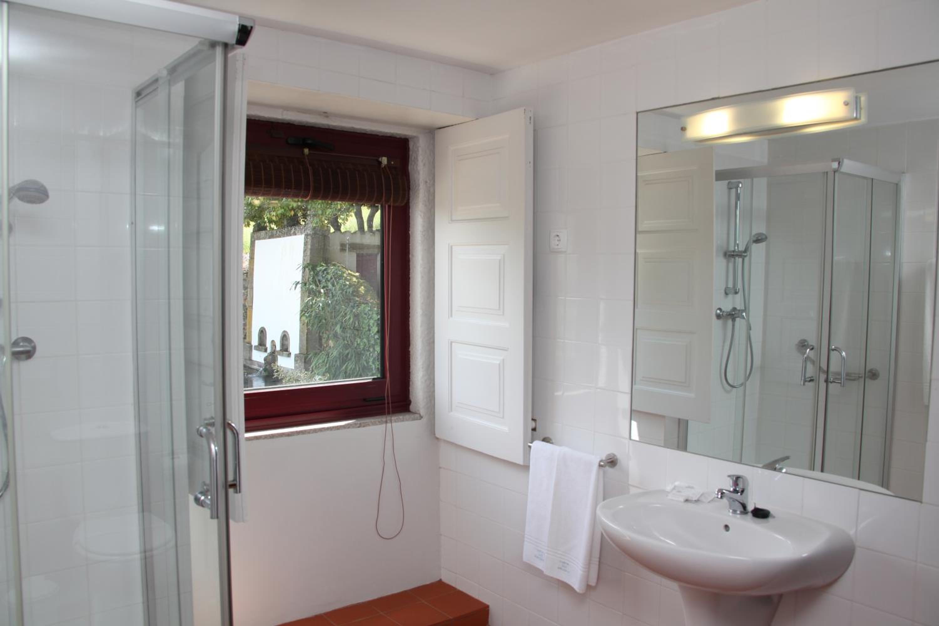 Two-Bedroom House - Photo 13