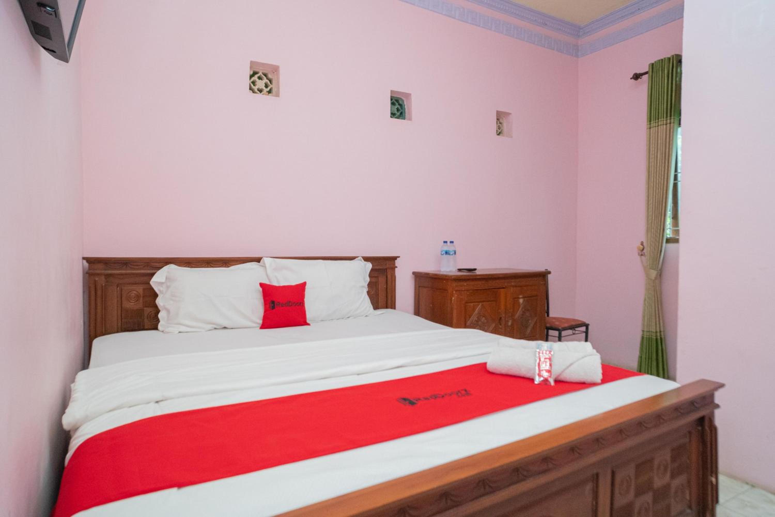 Double Room - Photo 8