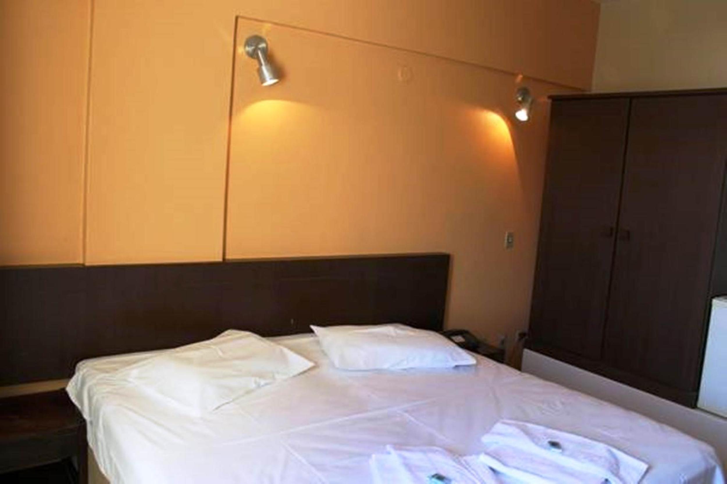 Standard Double or Twin Room photo 2
