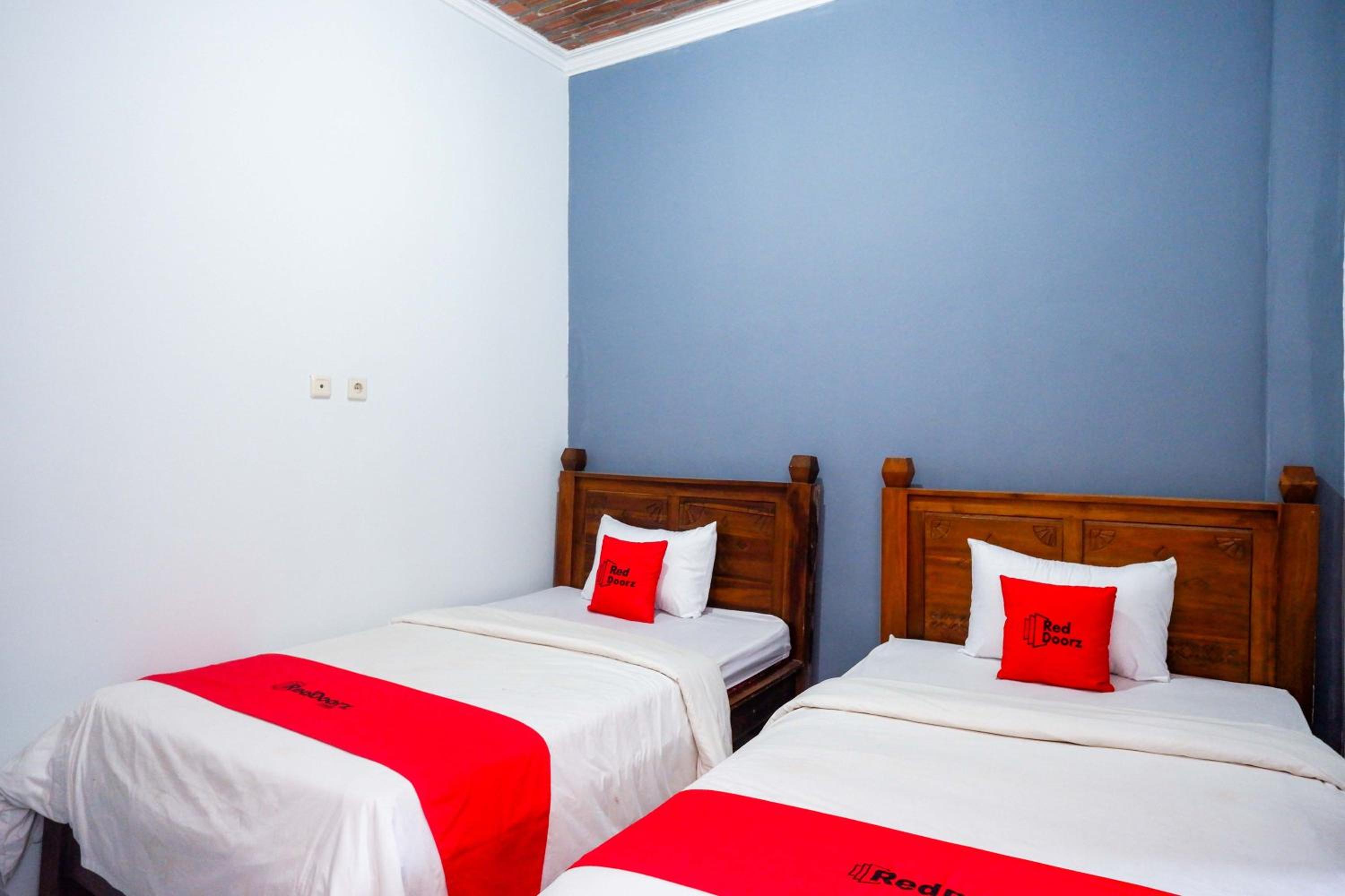 Twin Room - Photo 1