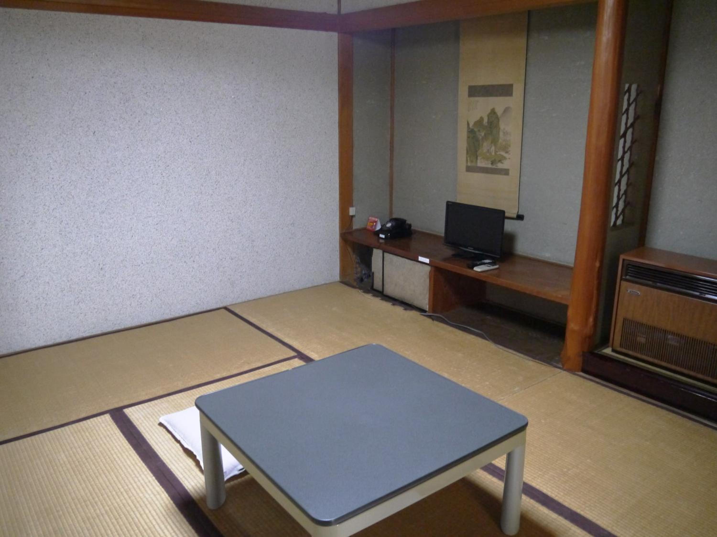 Japanese-Style Triple Room with Private Toilet