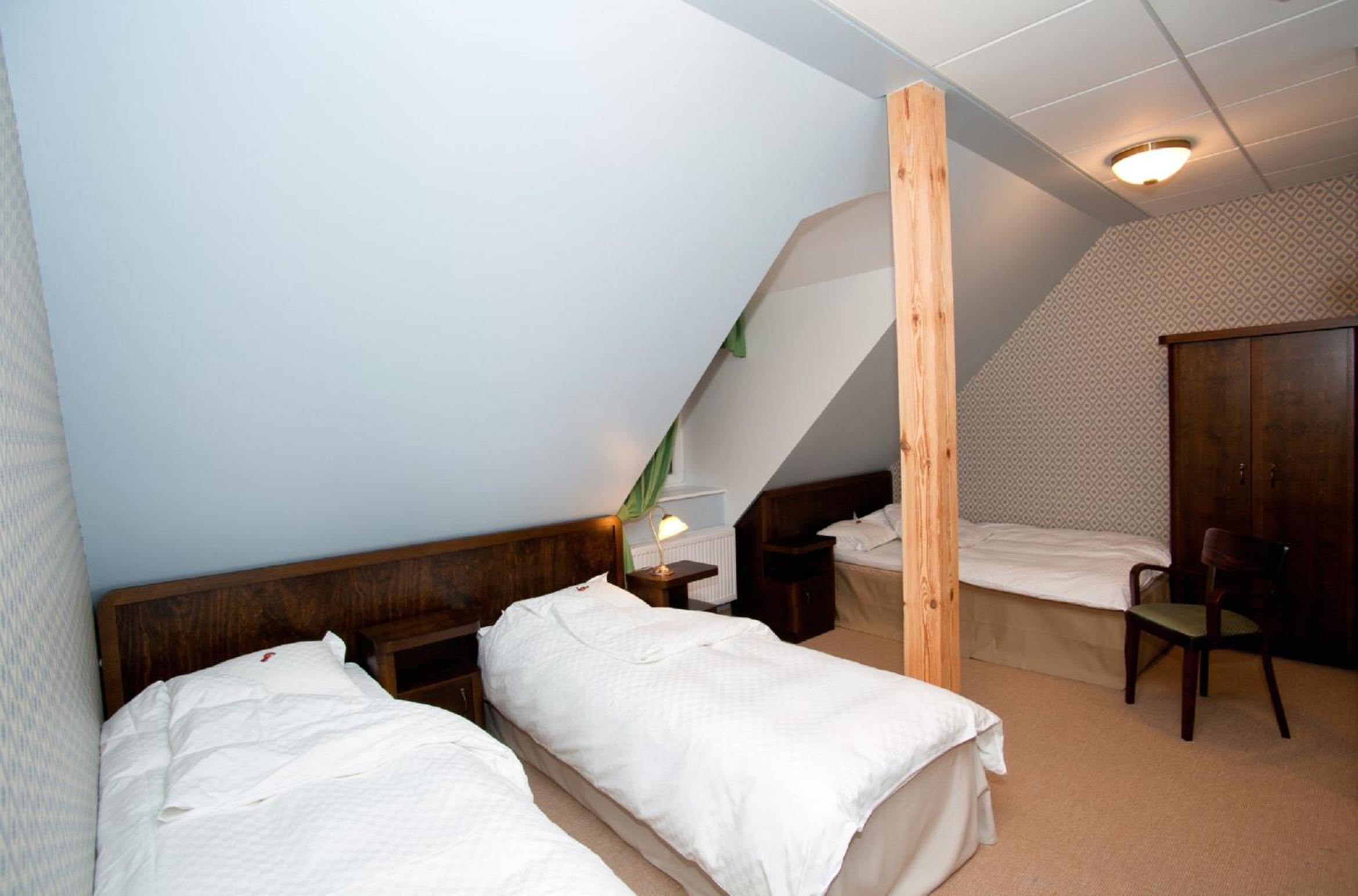 Double or Twin Room - Photo 3