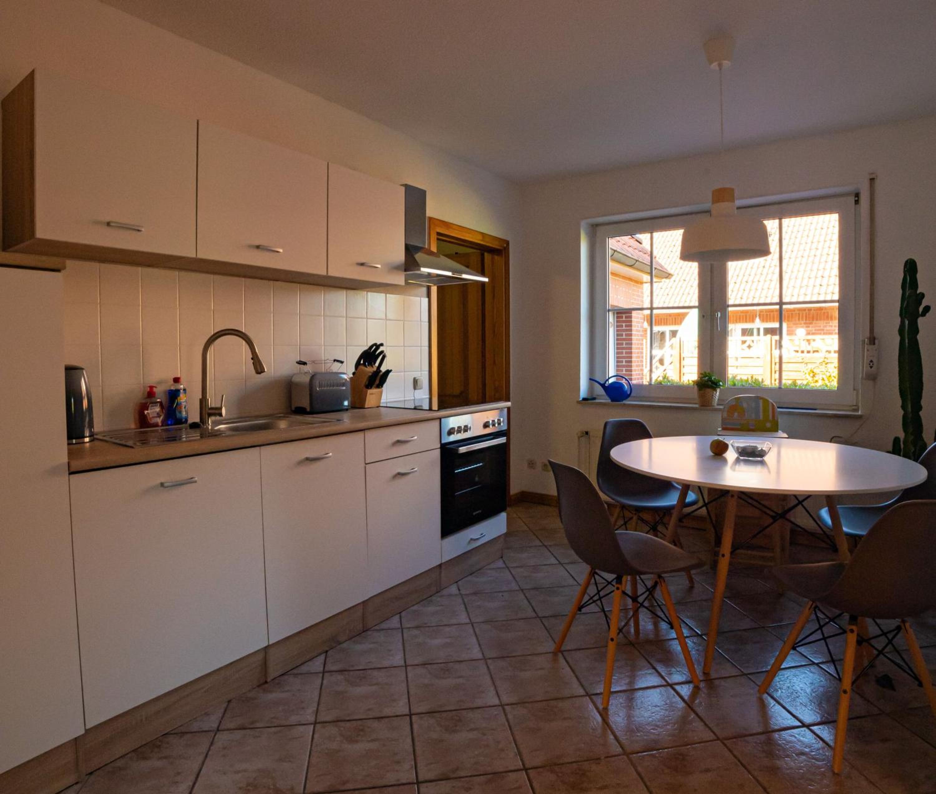 Three-Bedroom House photo 3