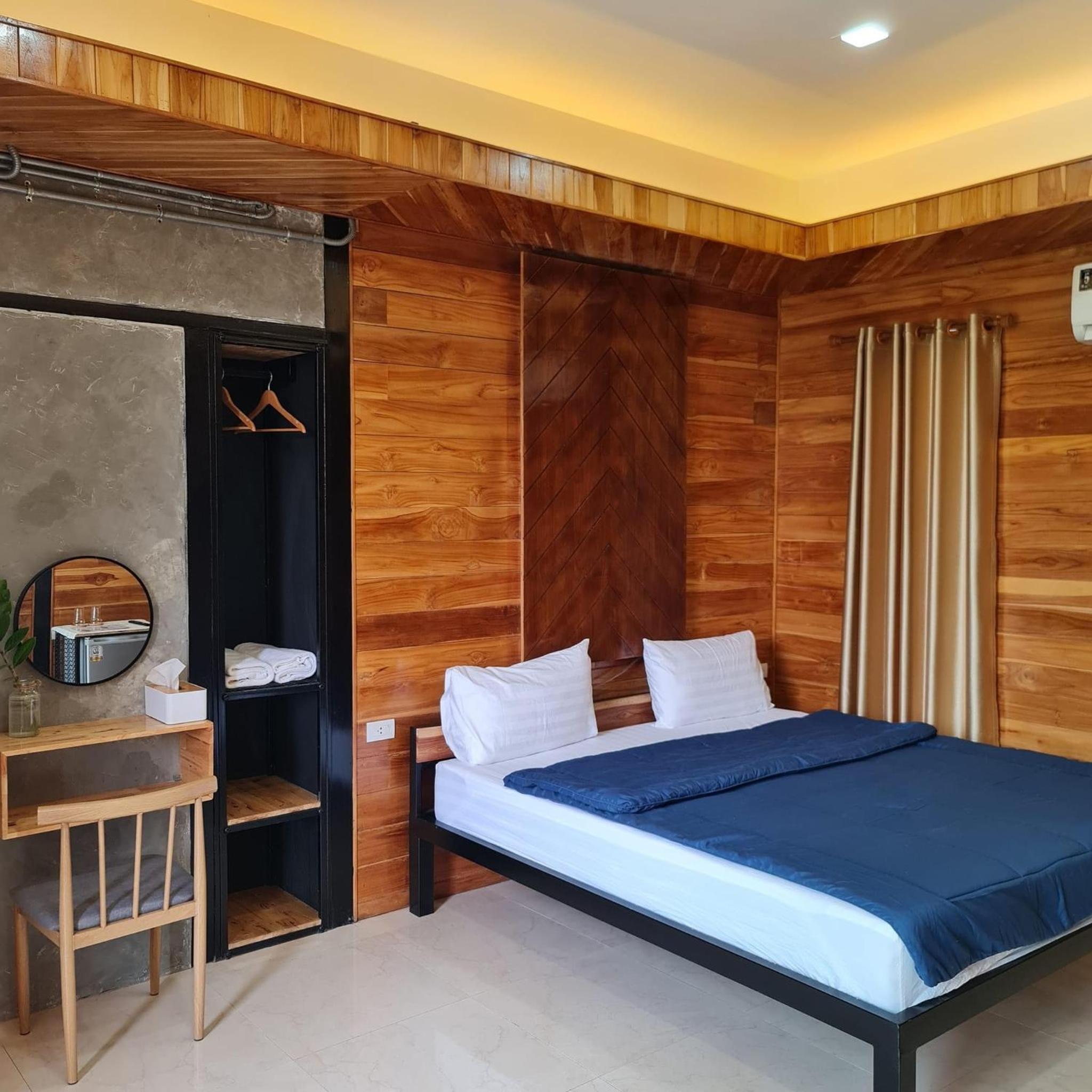 Double Room with Private Bathroom - Photo 3