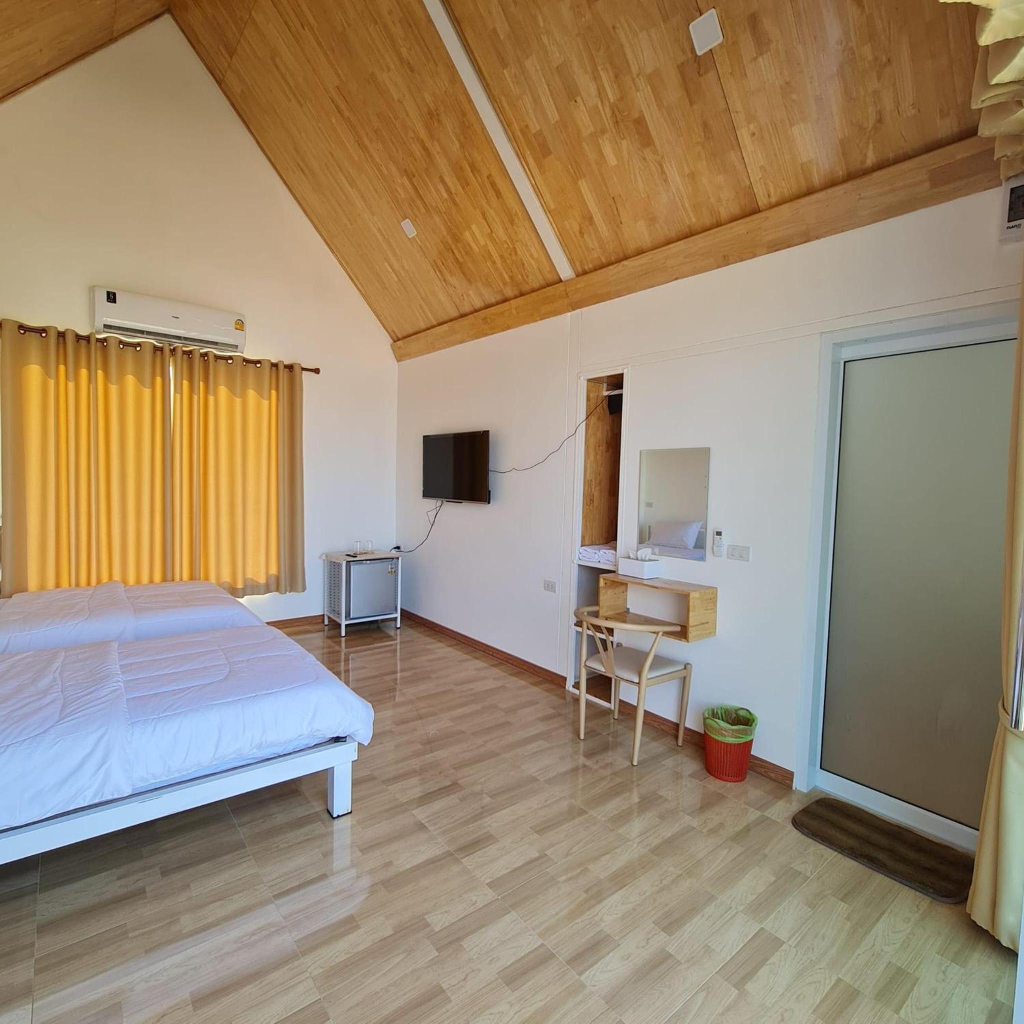 Twin Room - Photo 2