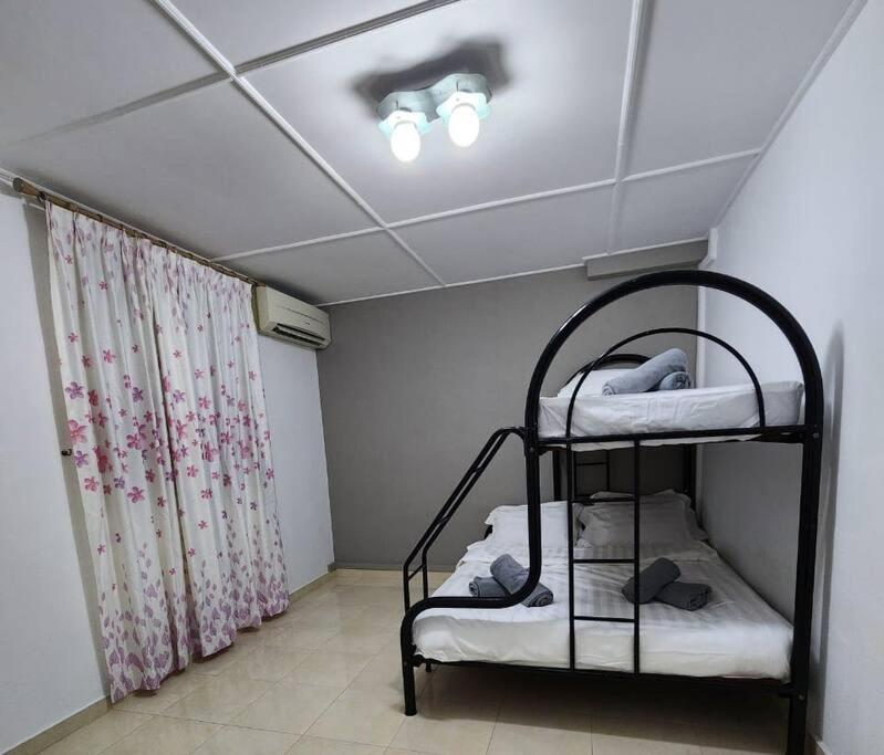 Three-Bedroom House photo 3