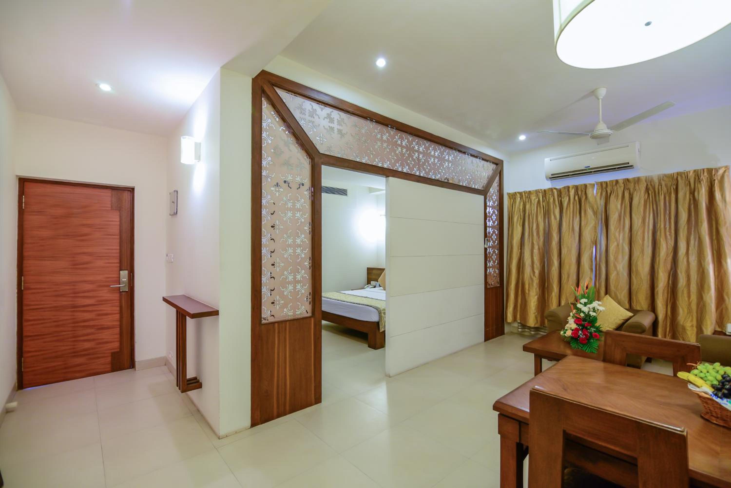 Deluxe Suite - Photo 5