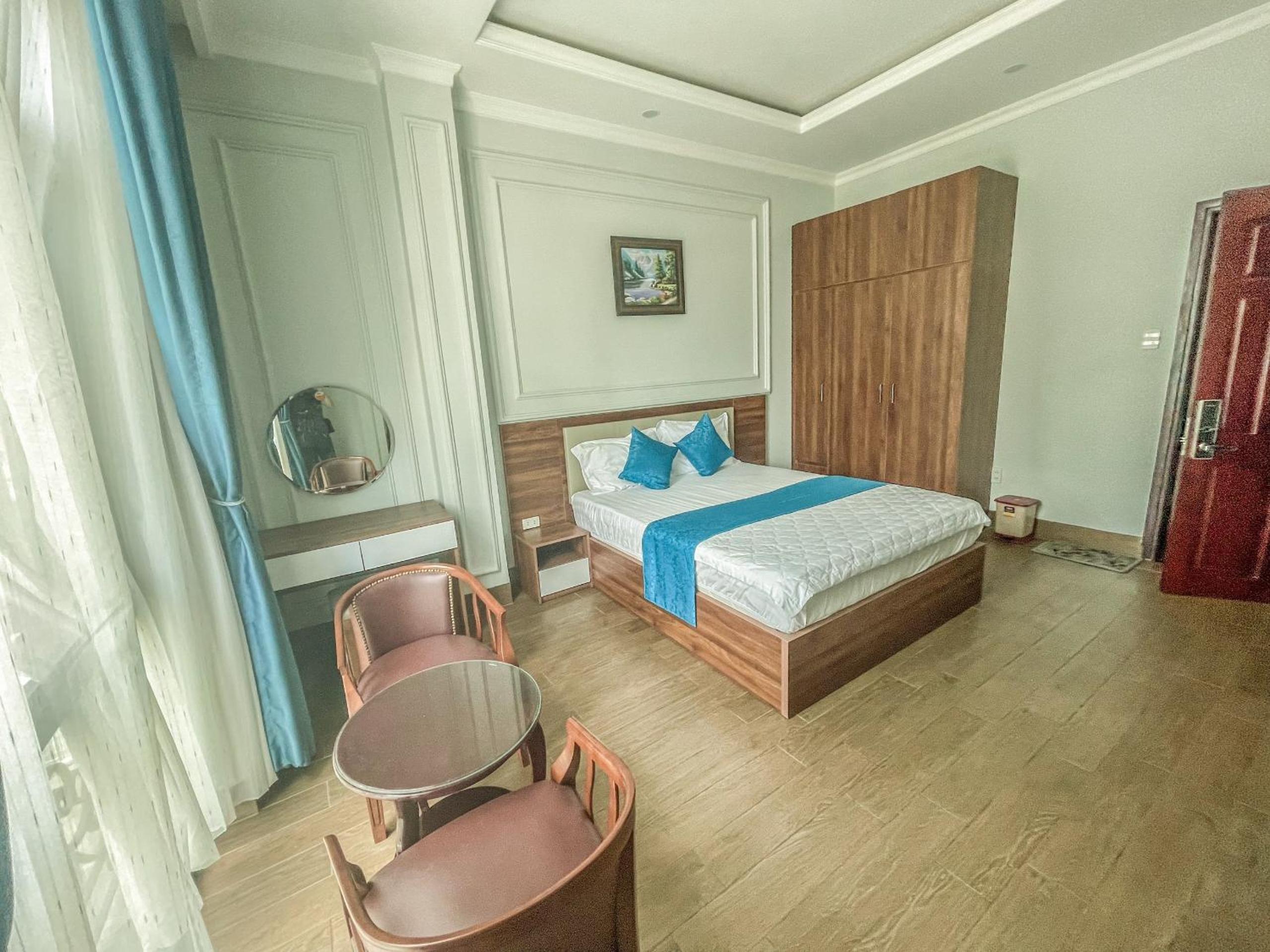 Queen Room