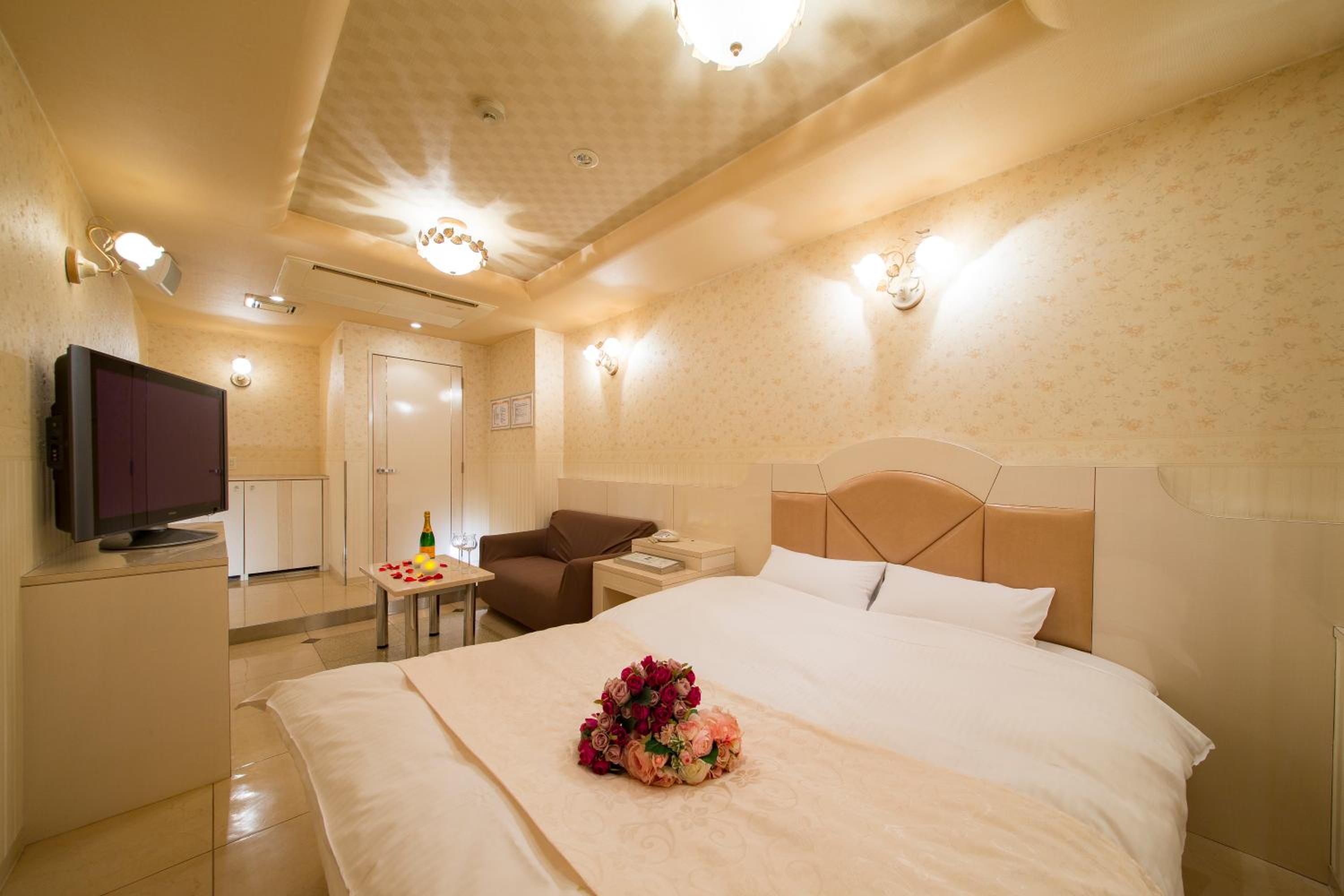 Double or Twin Room with Private Bathroom - Photo 36