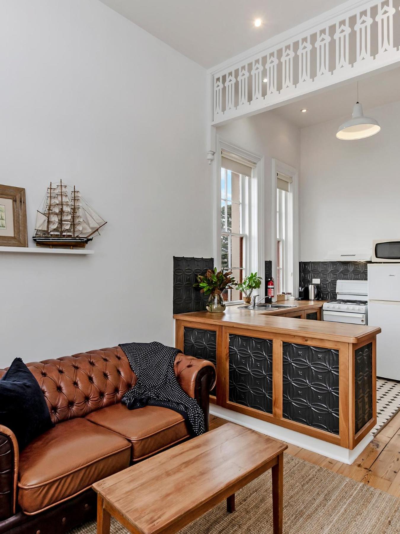 Captain's One-Bedroom Apartment with Sea View photo 3
