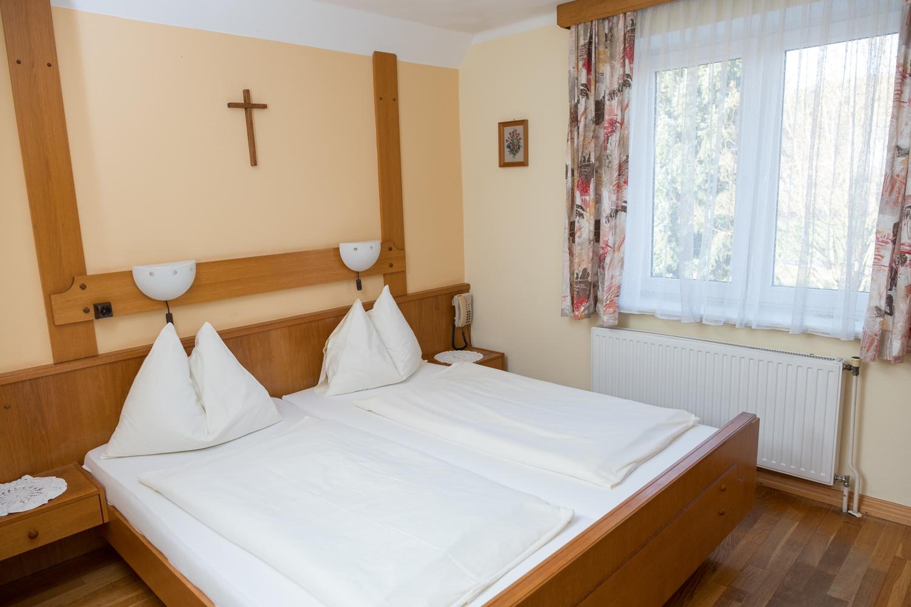 Standard Double Room - Photo 1