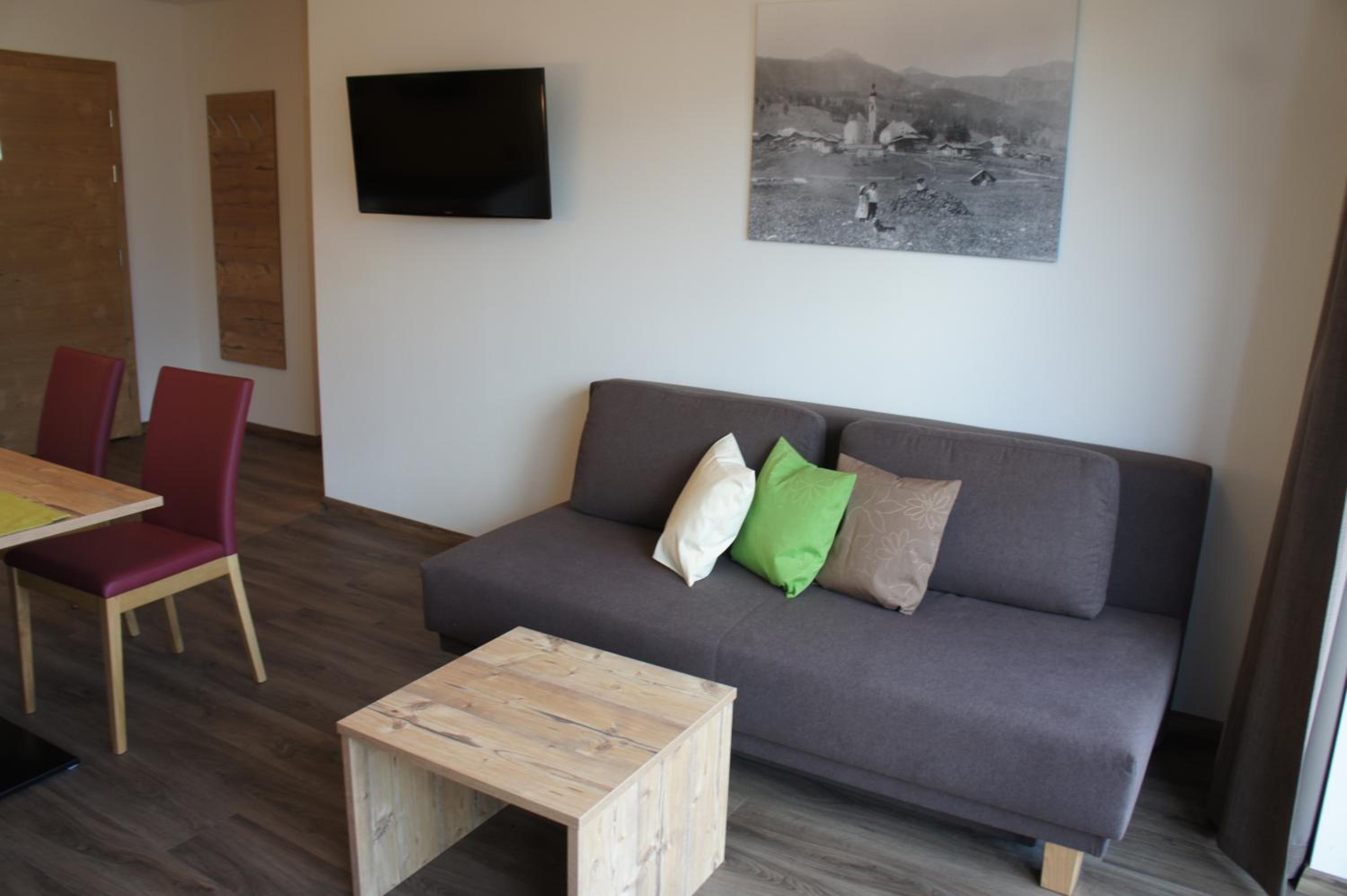Comfort Two-Bedroom Apartment with Balcony photo 1
