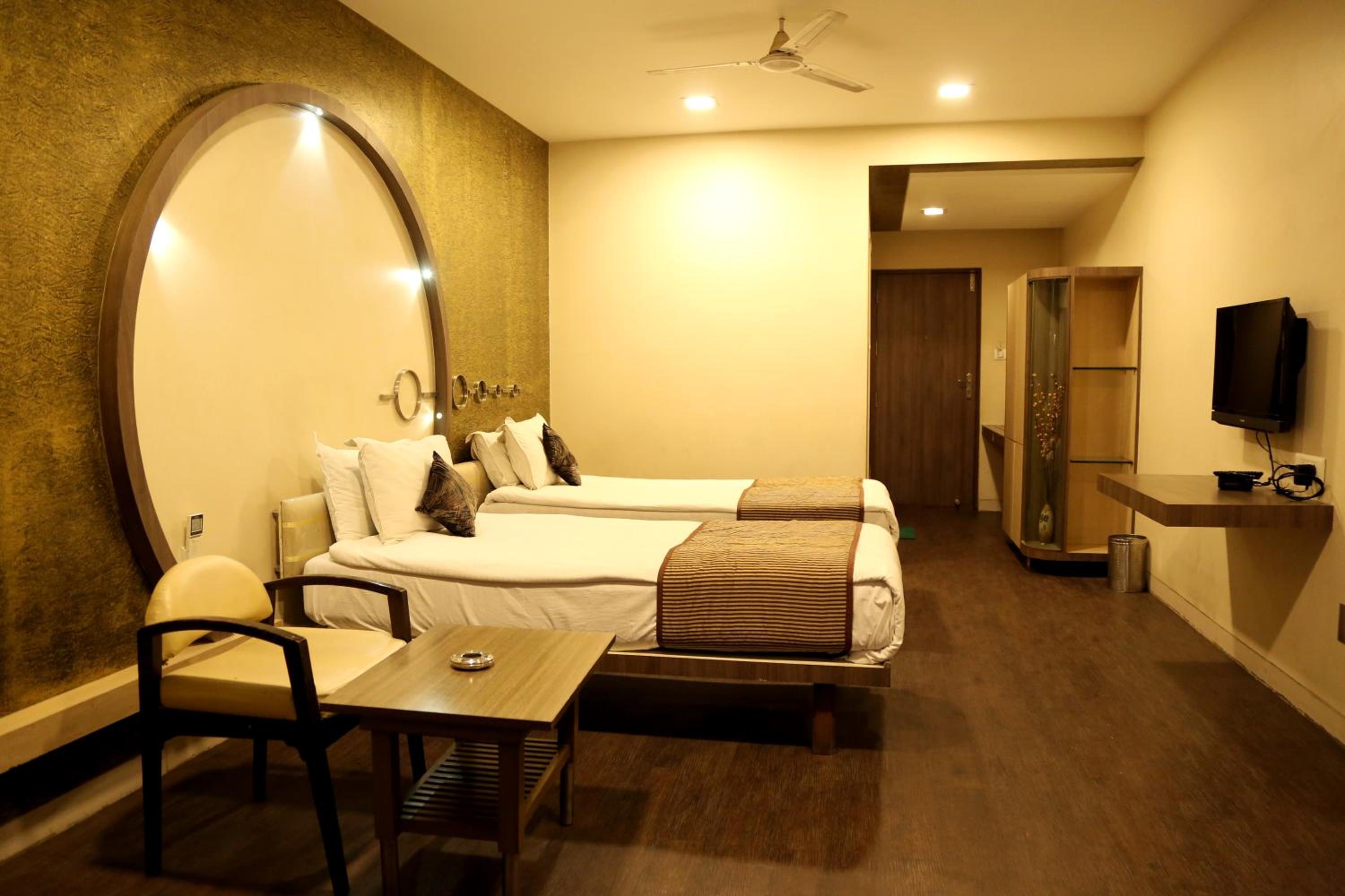 Standard Queen Room - Photo 5
