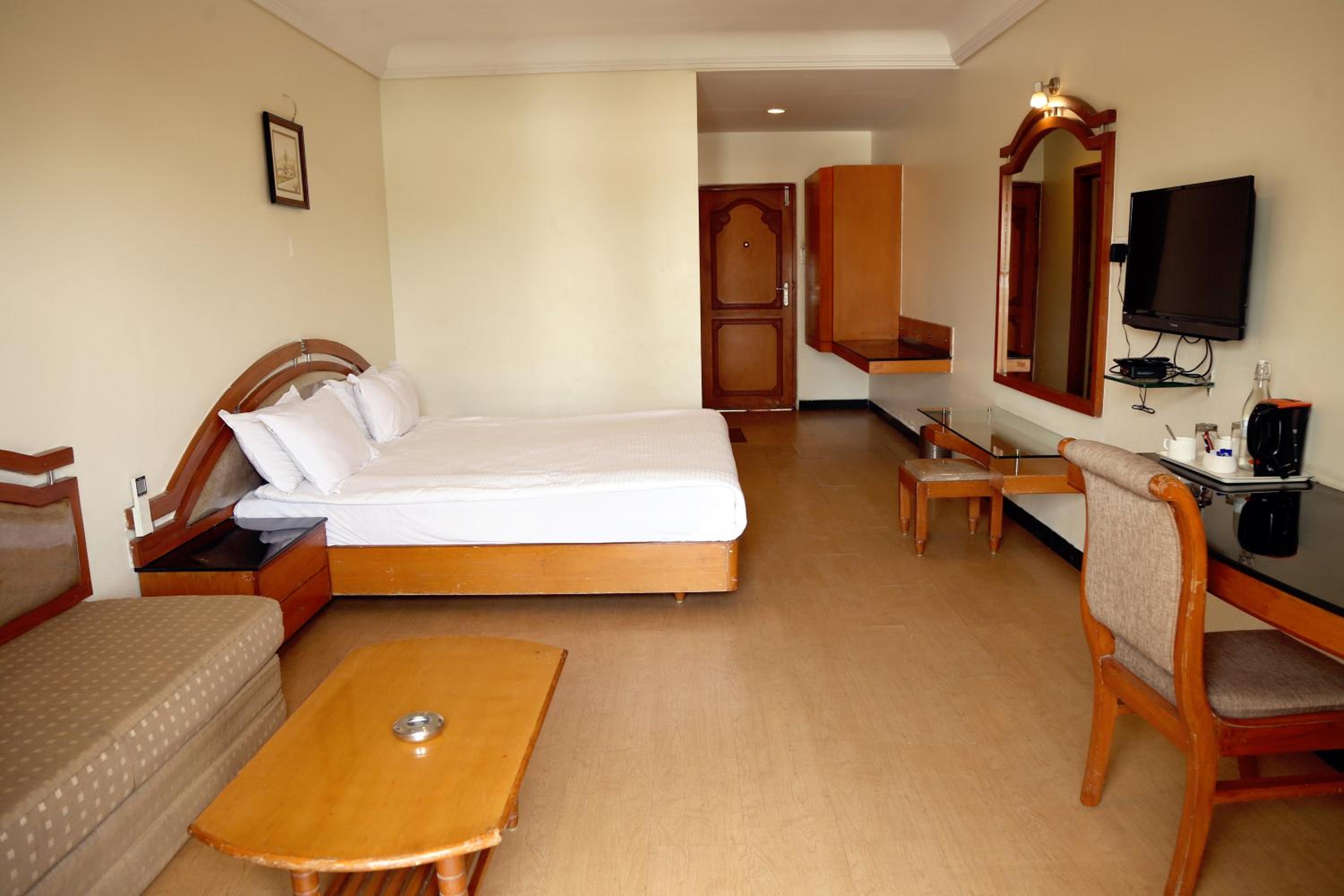 Deluxe Room - Photo 3