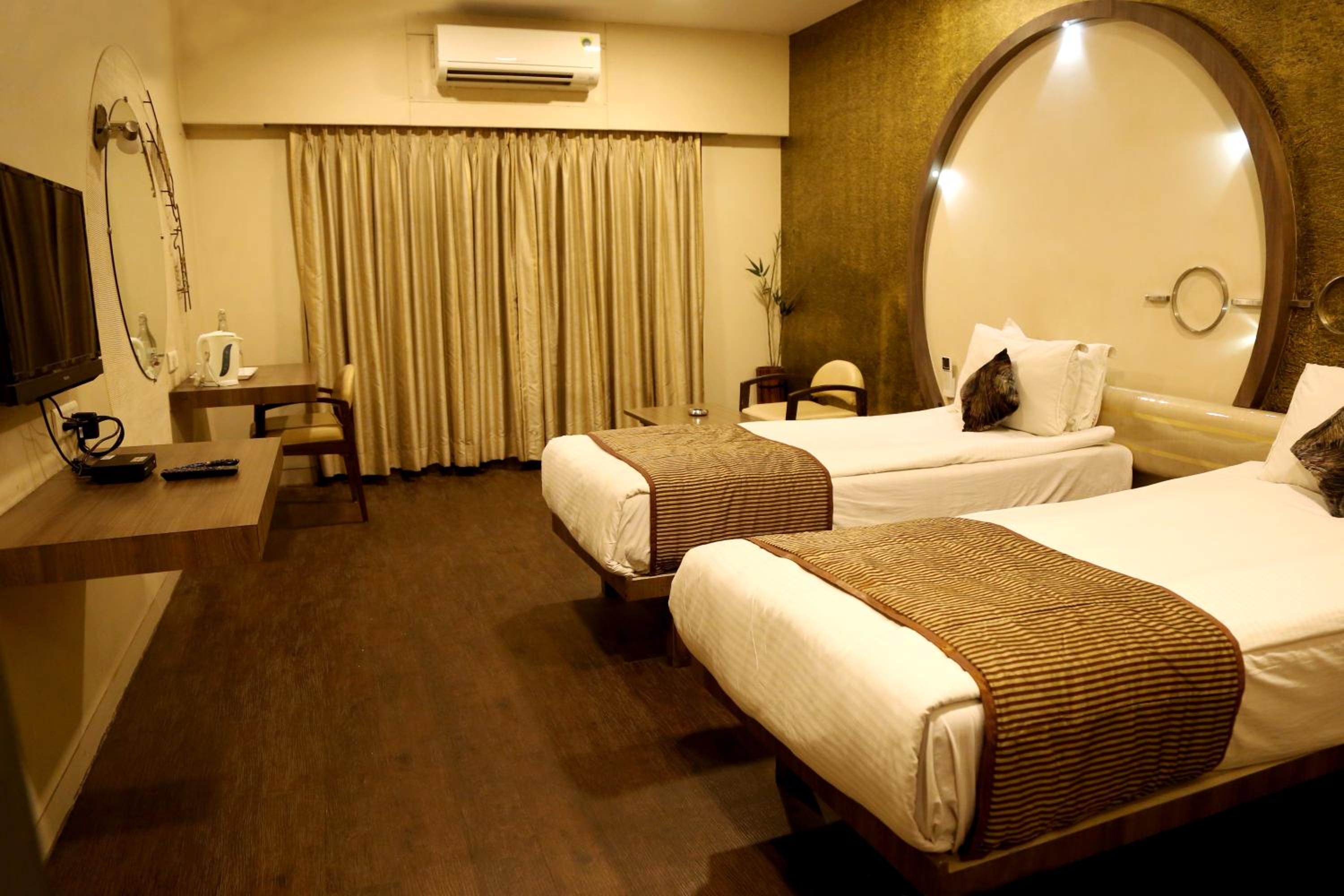 Standard Queen Room - Photo 6
