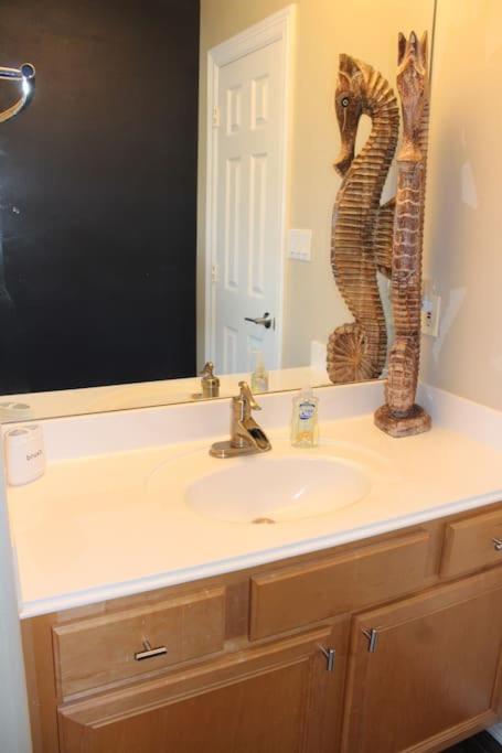 Three-Bedroom House photo 3