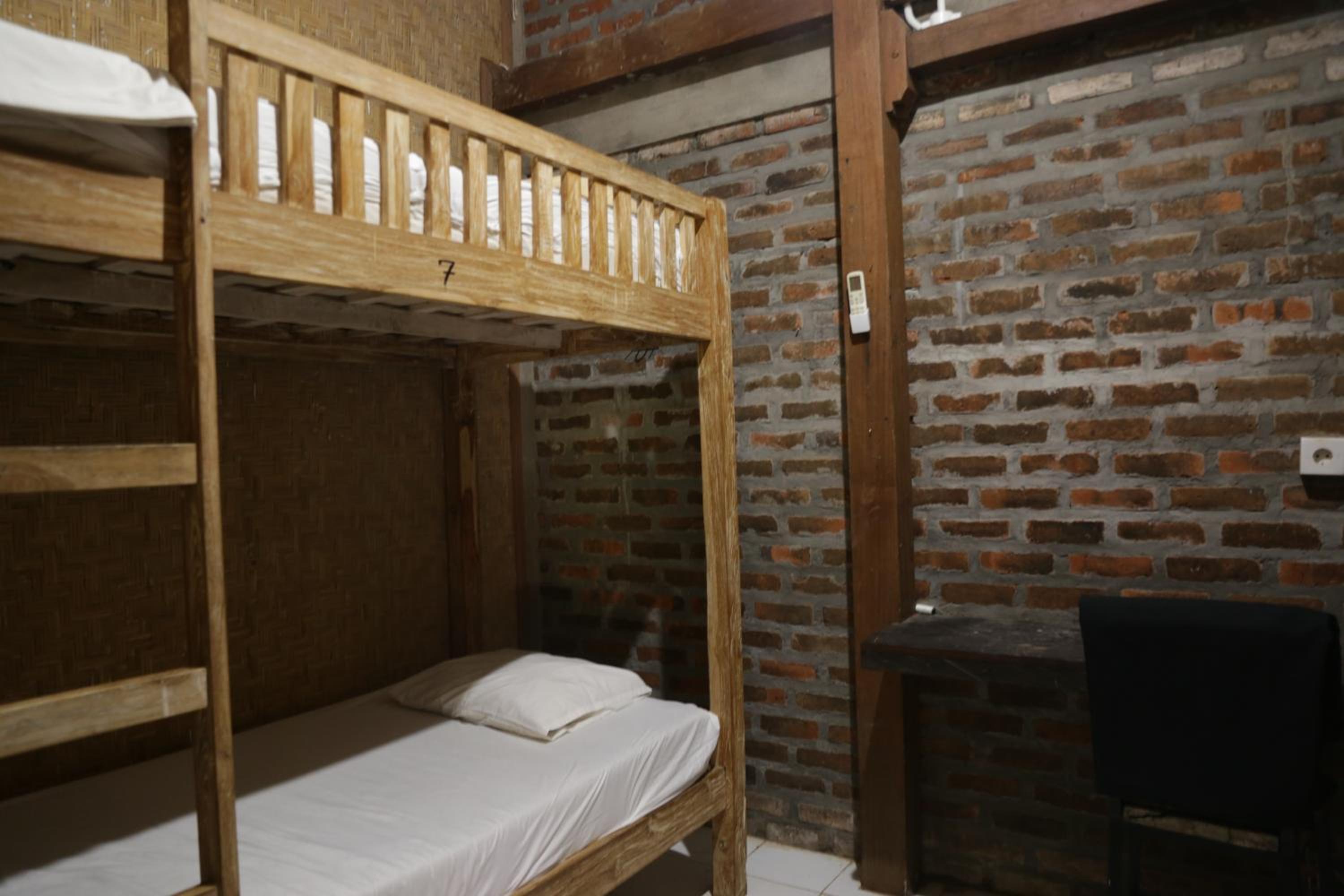 Bed in 4-Bed Female Dormitory Room photo 2