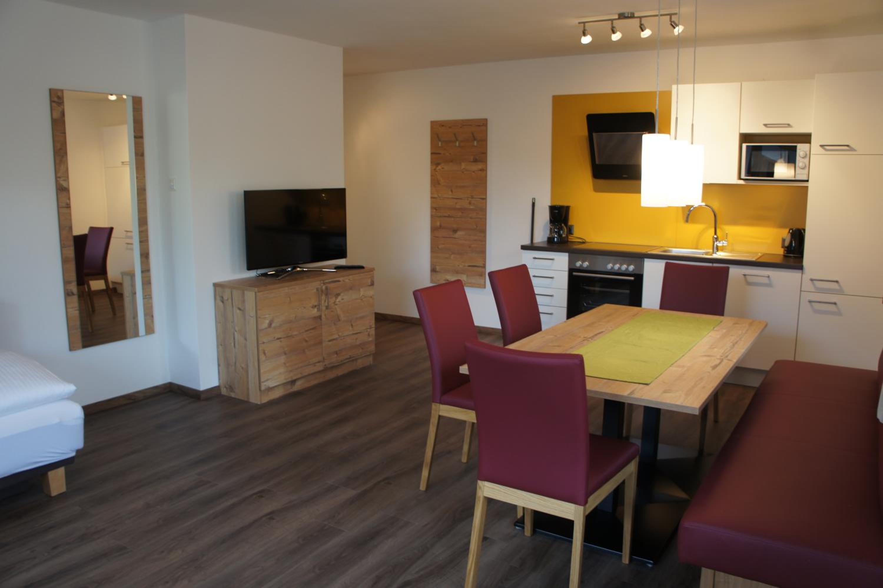 Comfort Two-Bedroom Apartment with Terrace photo 1