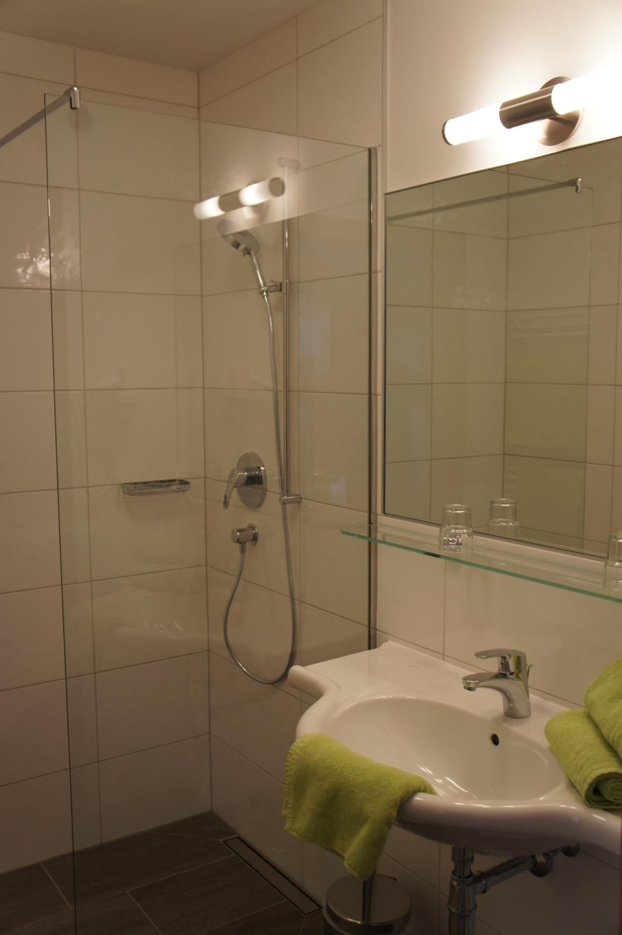 One-Bedroom Apartment with Terrace photo 2
