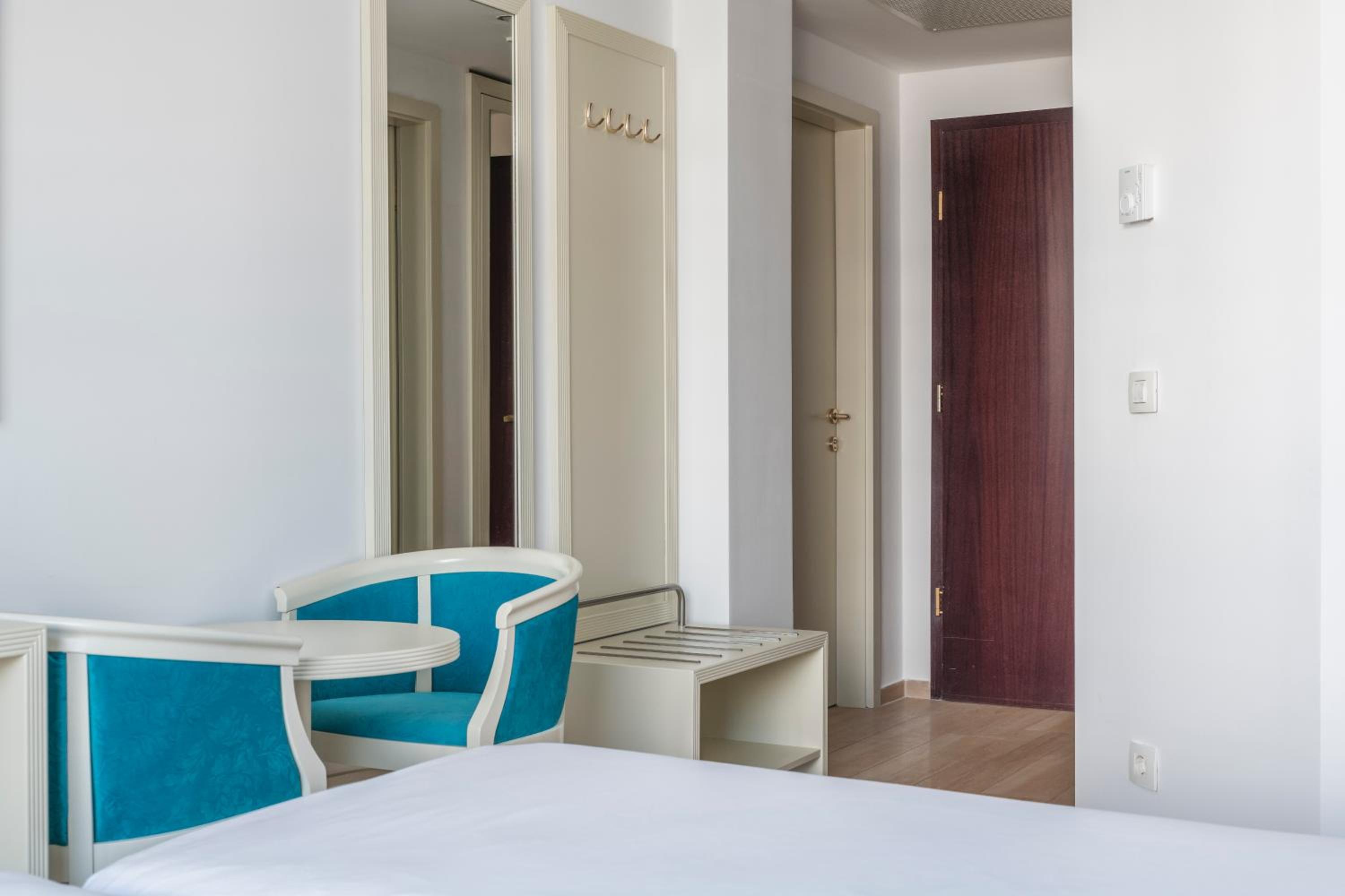 Standard Double or Twin Room photo 2