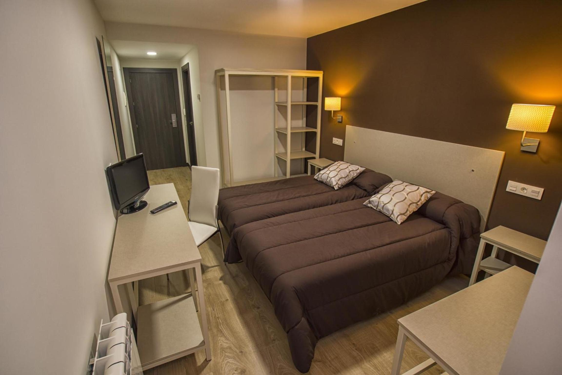 Twin Room - Photo 1