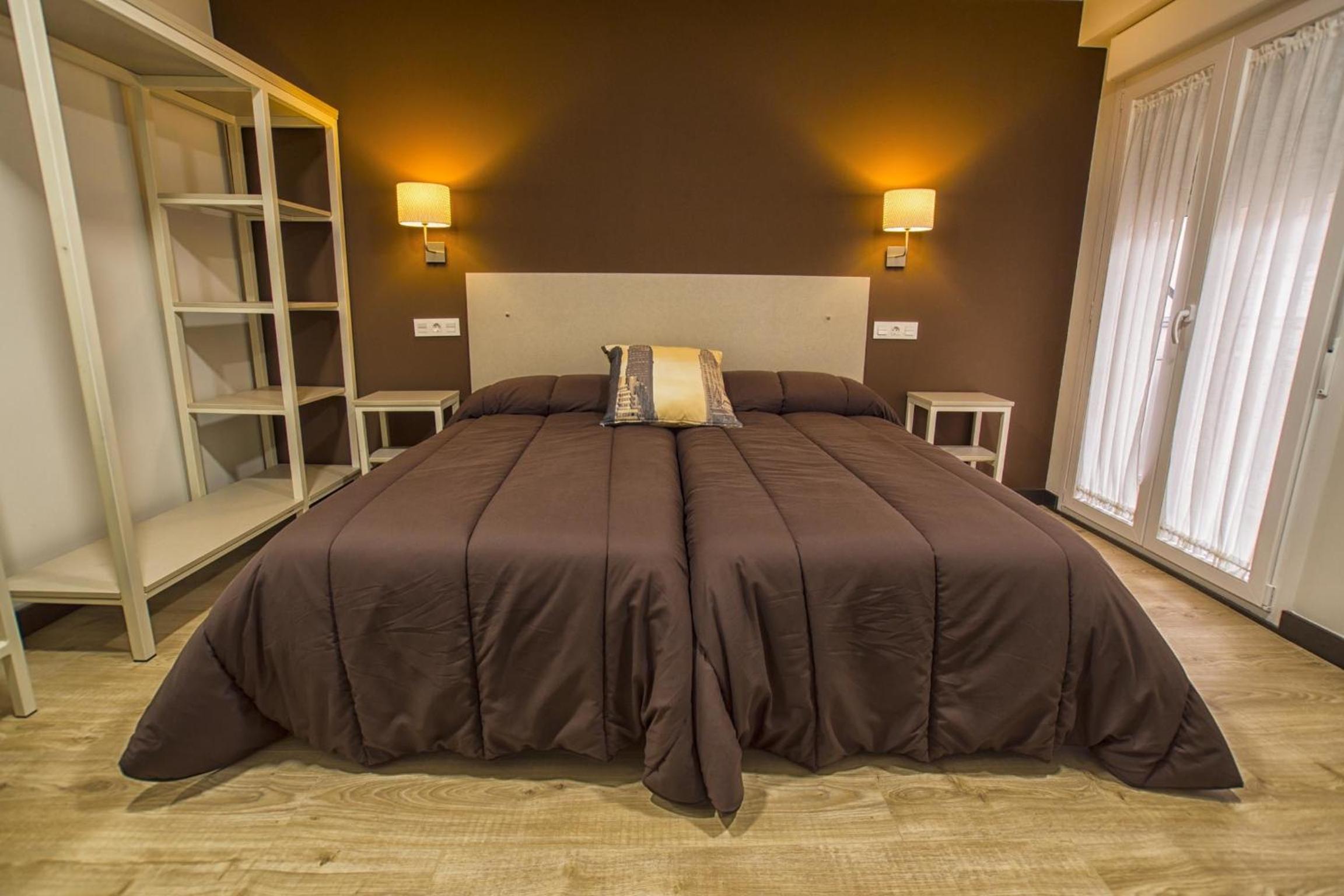 Twin Room - Photo 2