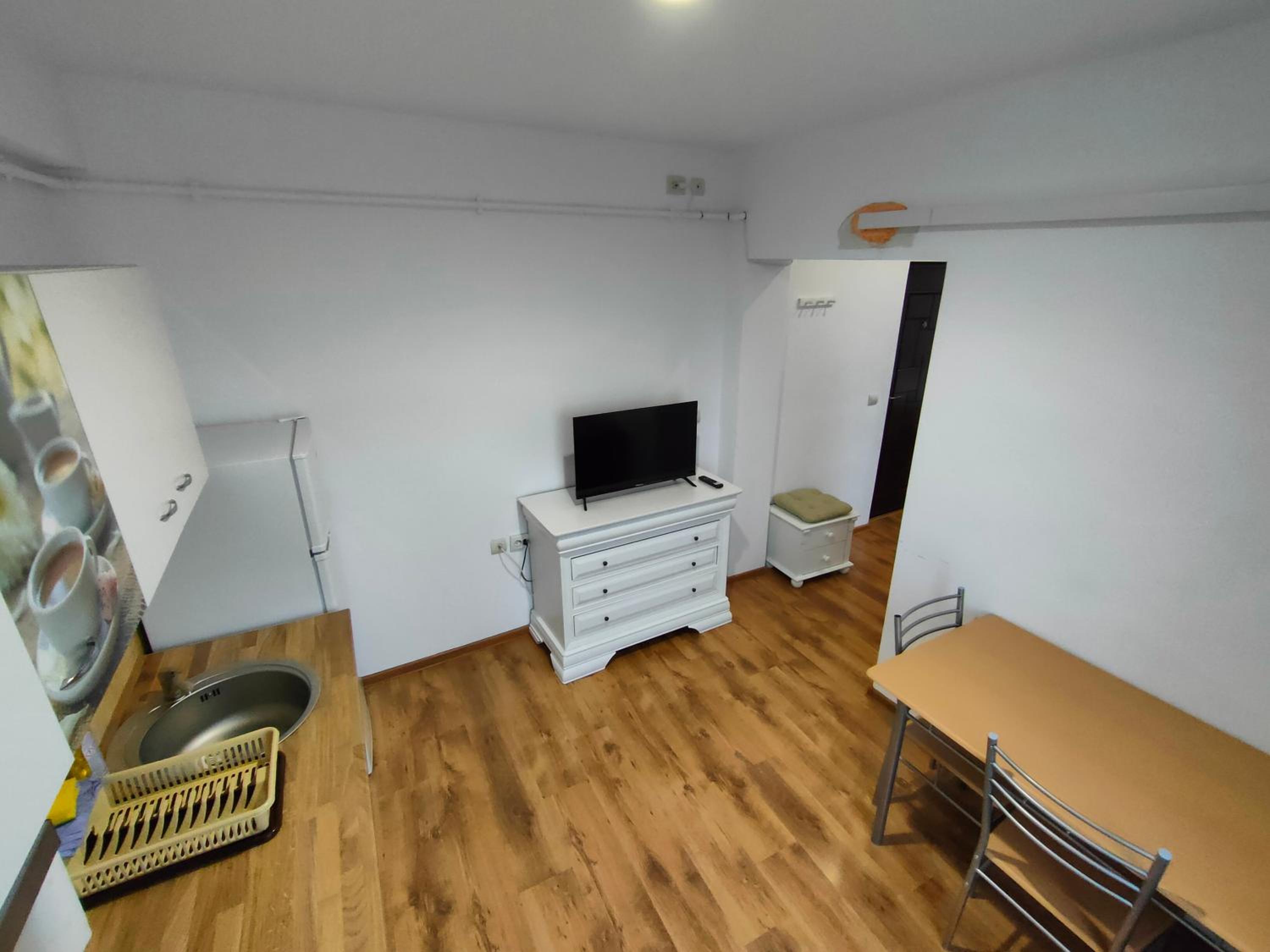 Studio Apartment - Photo 7