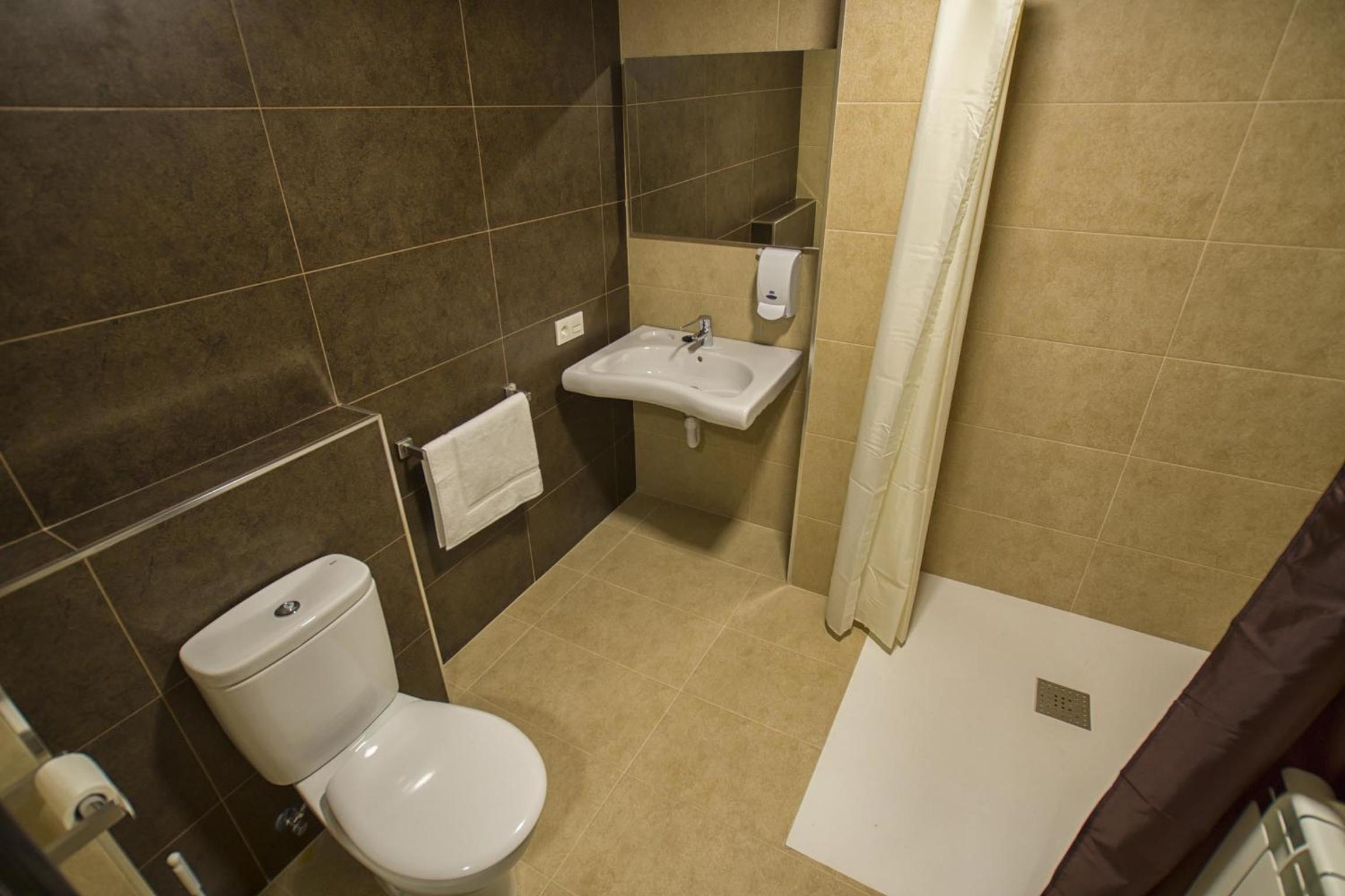 Twin Room - Photo 4