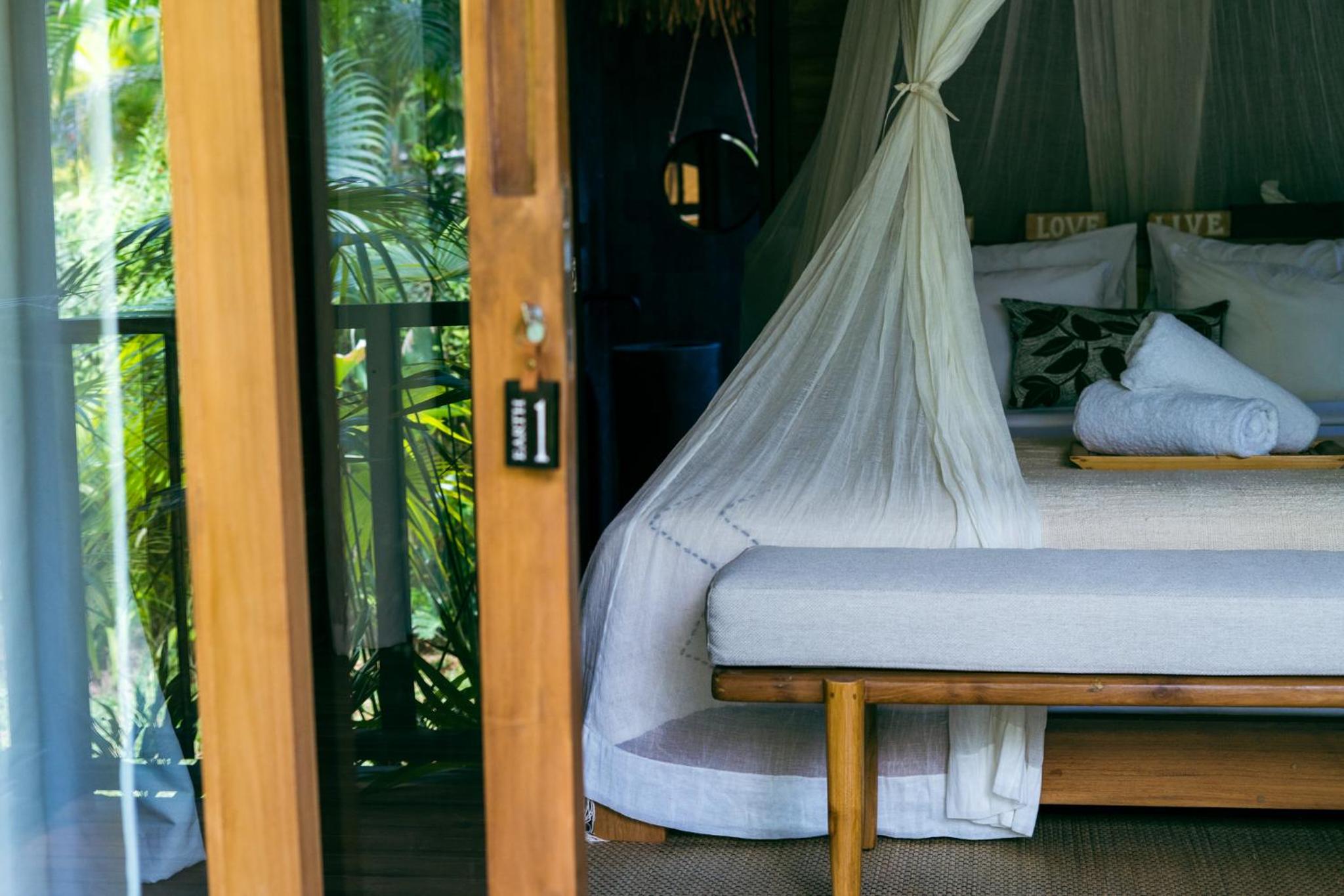 Deluxe Bungalow with Garden View - Photo 6