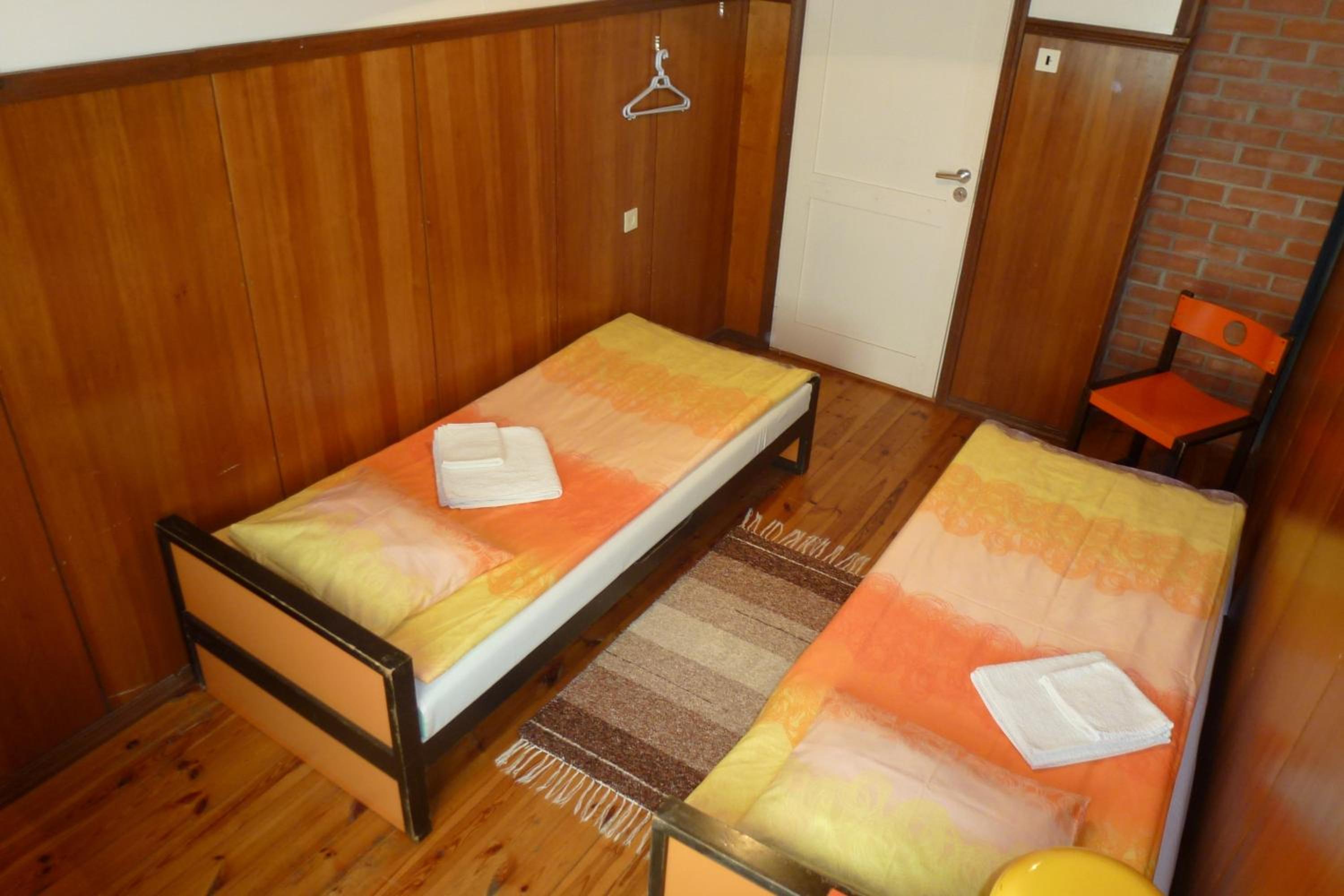 Twin Room - Photo 1