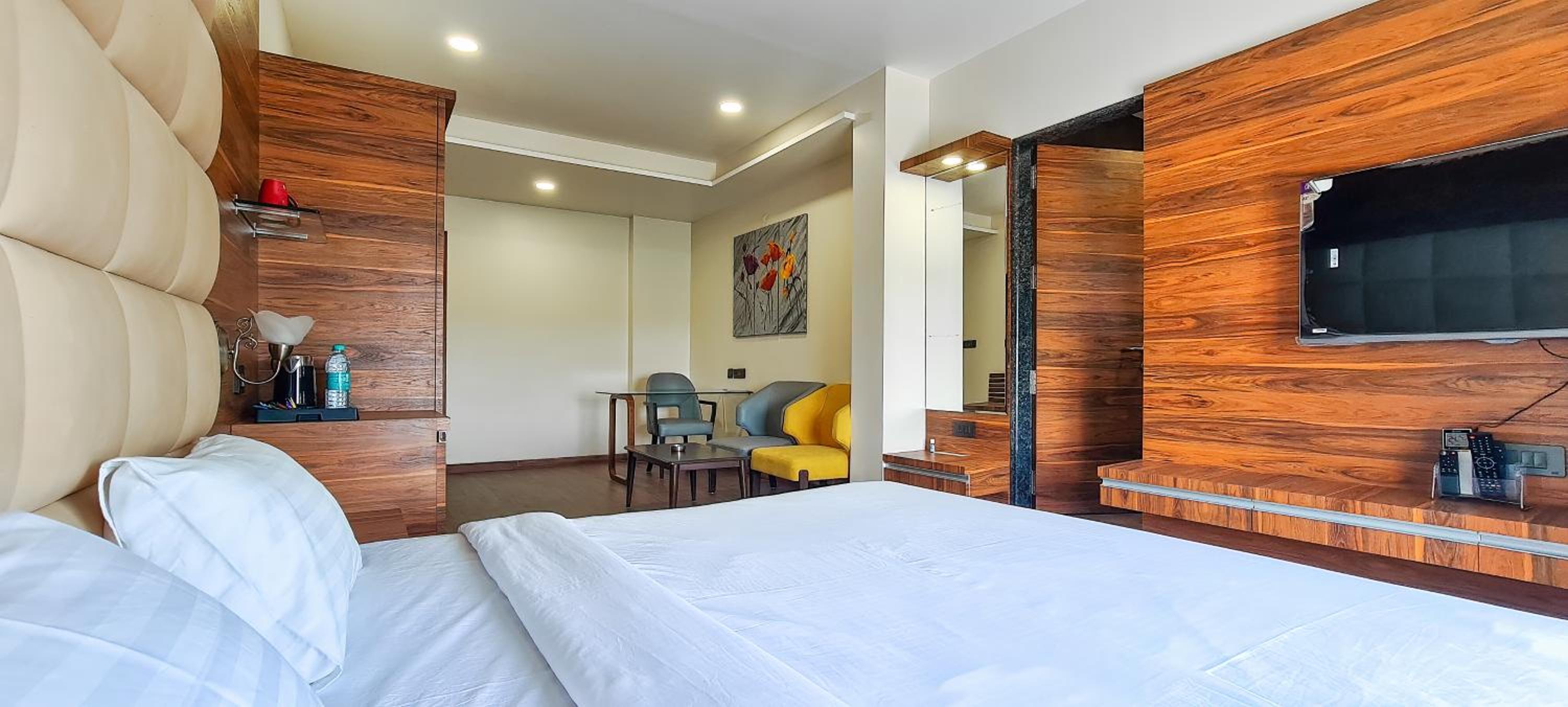 Standard Twin Room - Photo 4