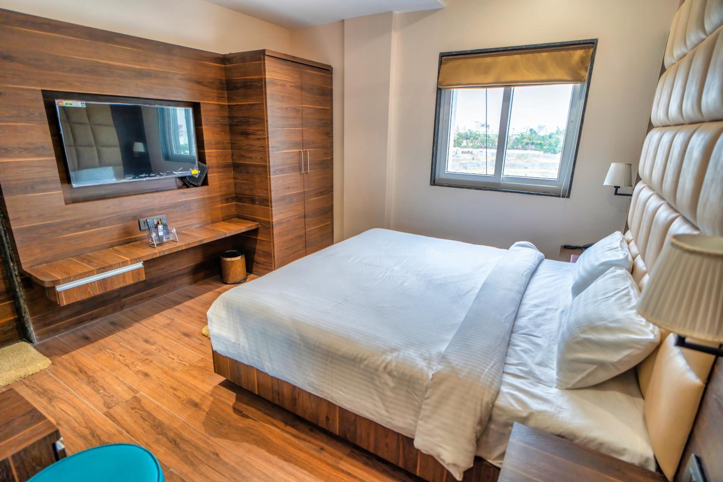 Standard Twin Room - Photo 11