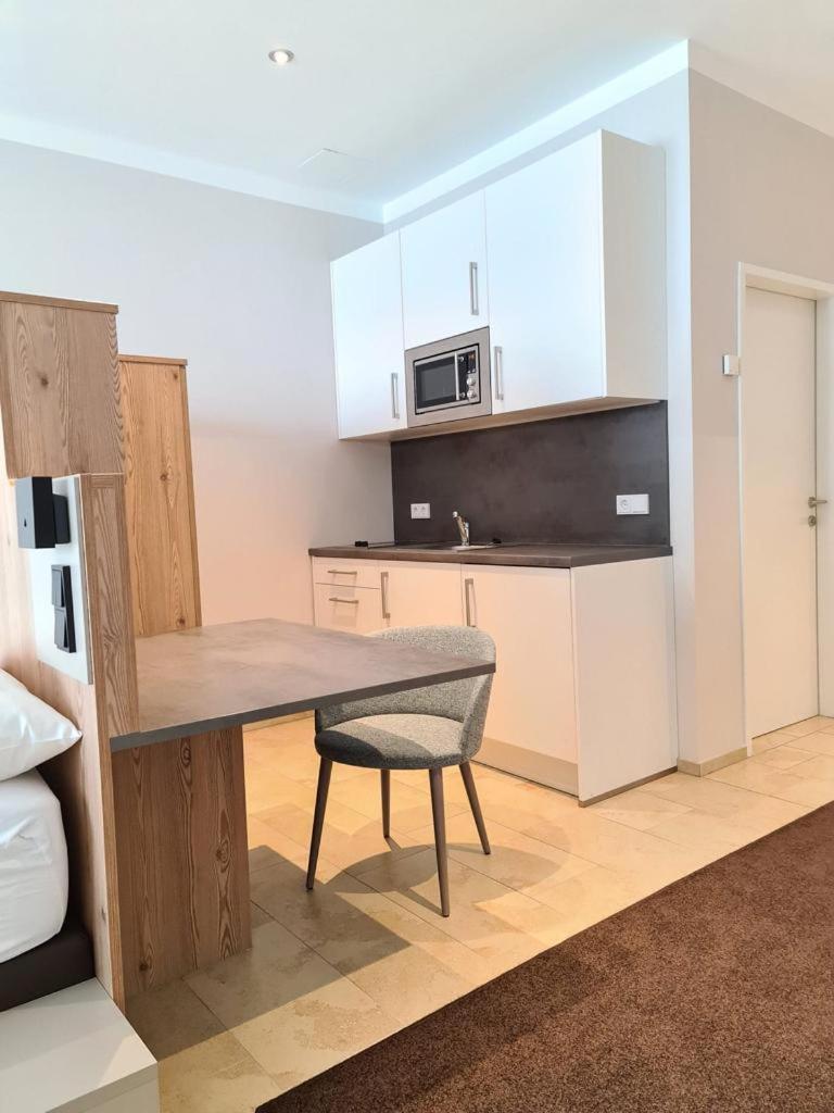 Double Room - Photo 9