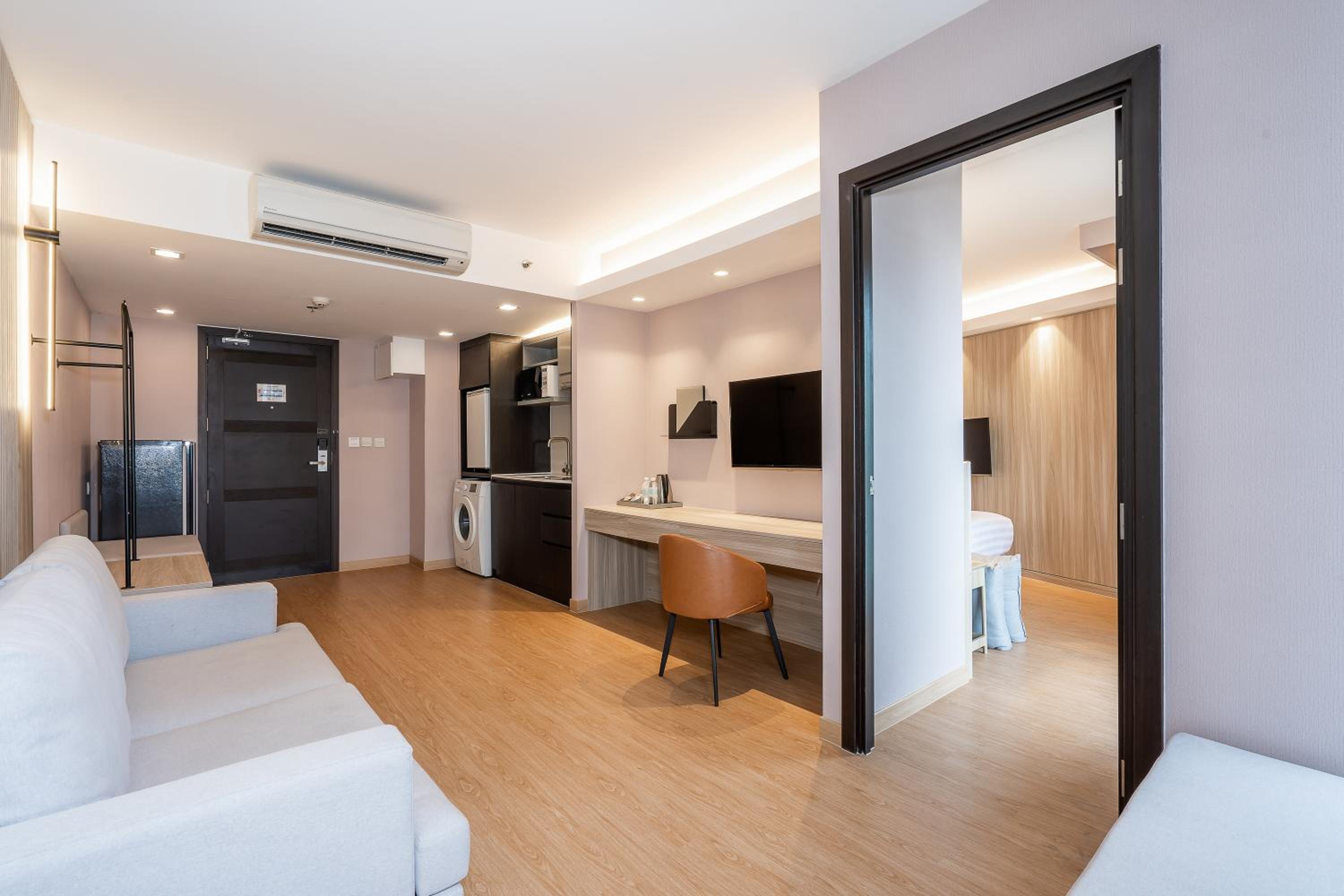 room photo