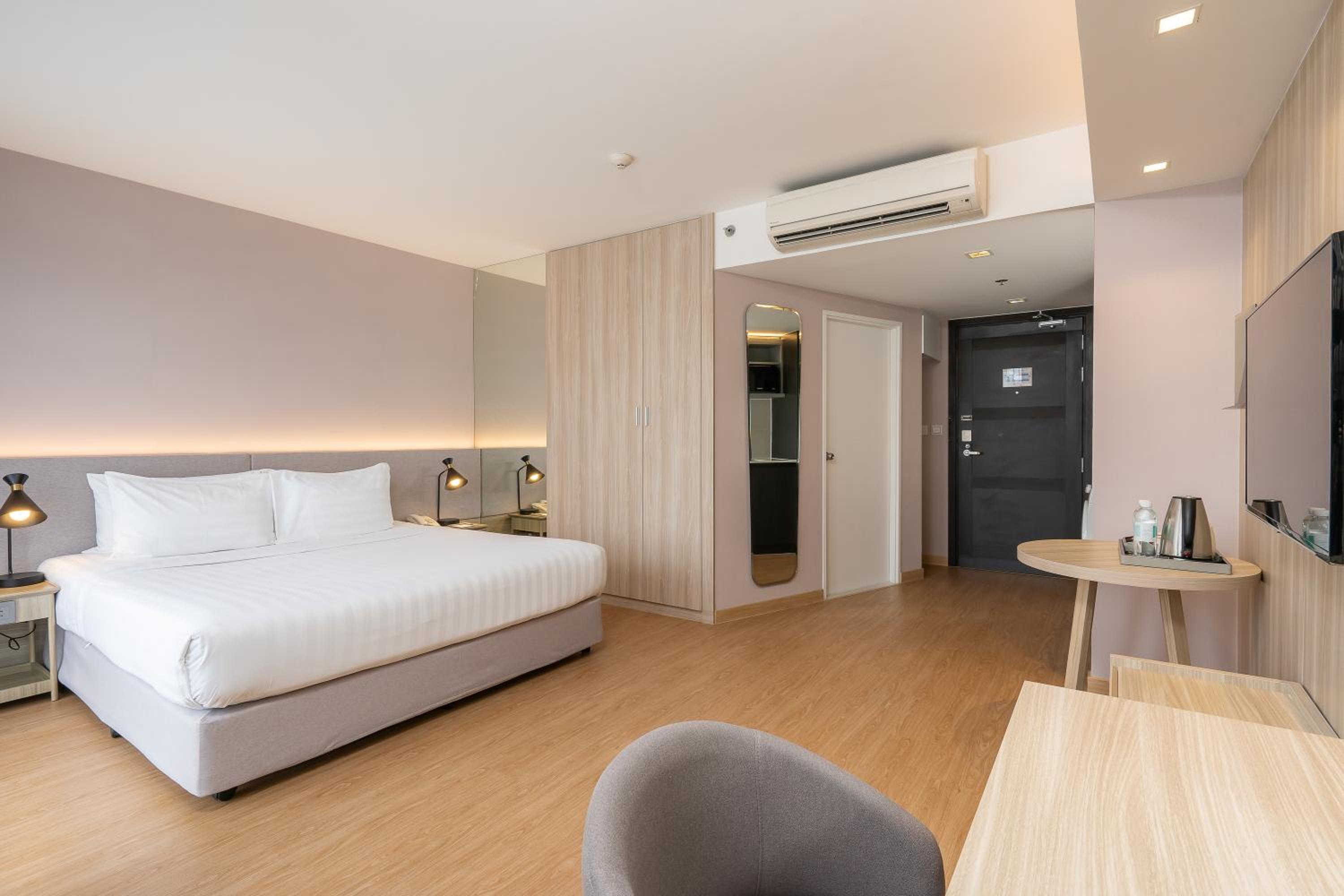room photo