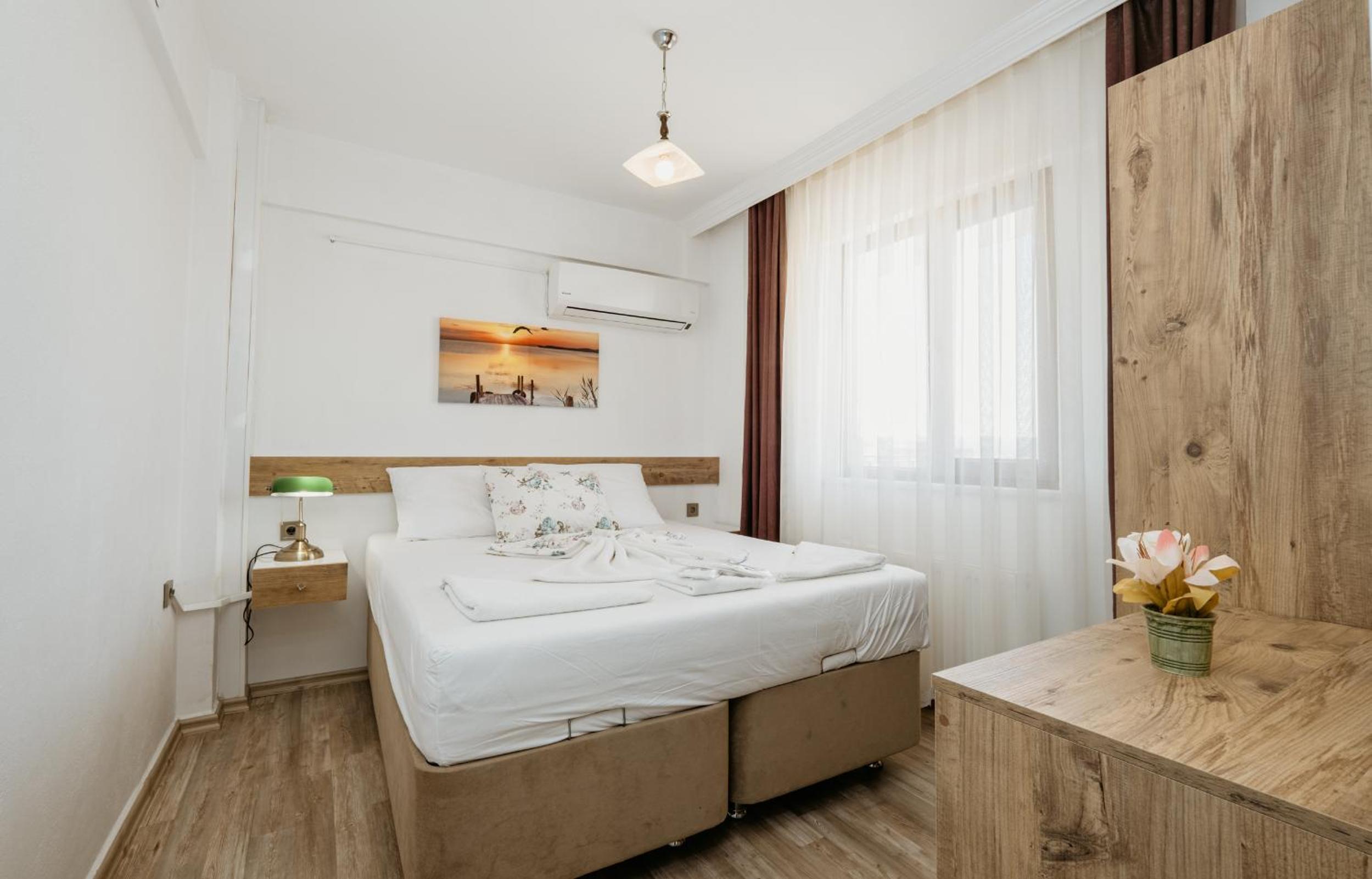 Triple Room with Balcony - Photo 6