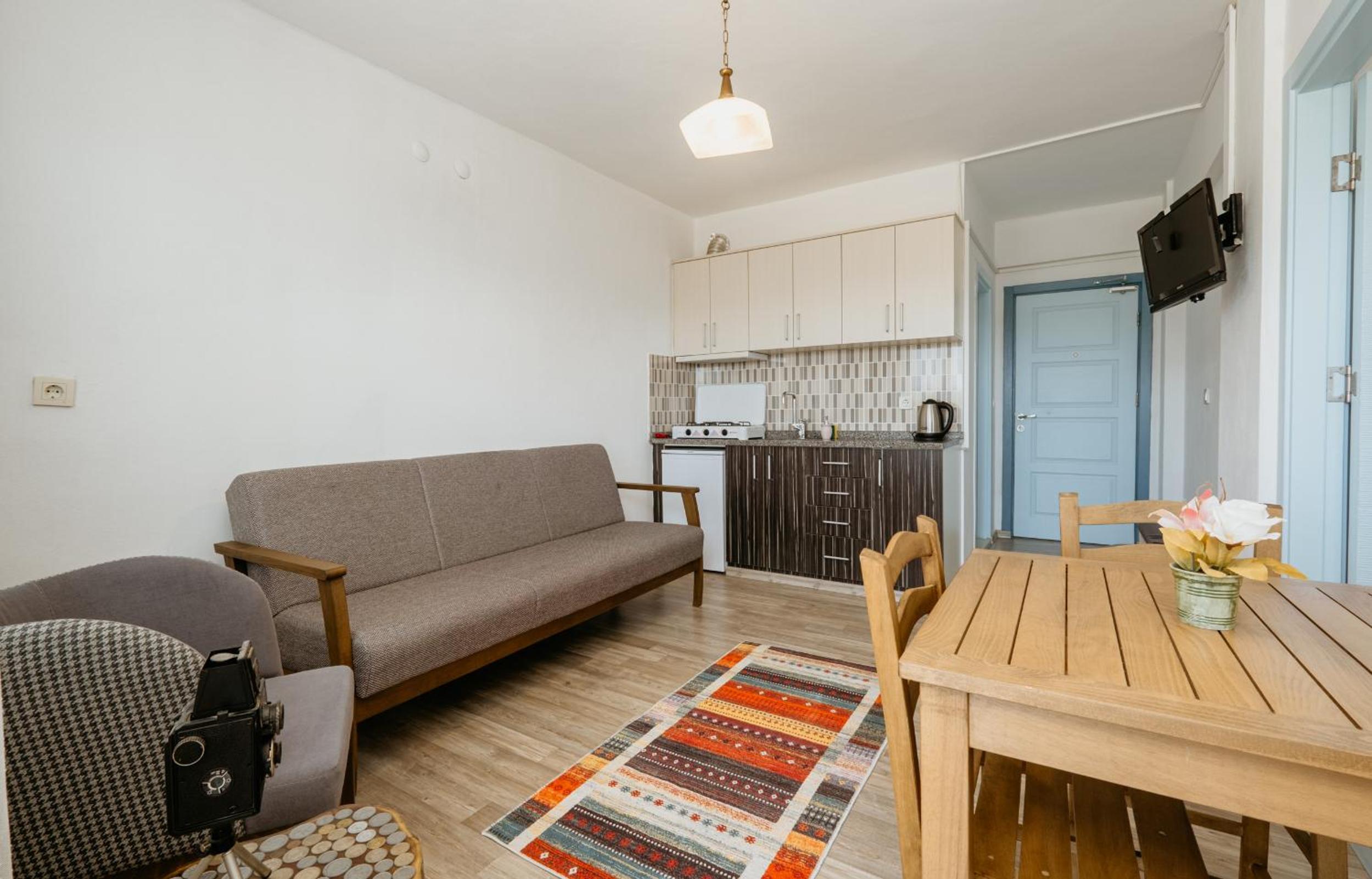 Triple Room with Balcony - Photo 5