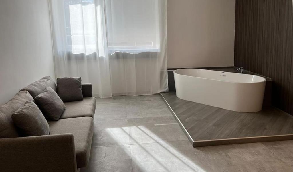 Suite - Photo 4
