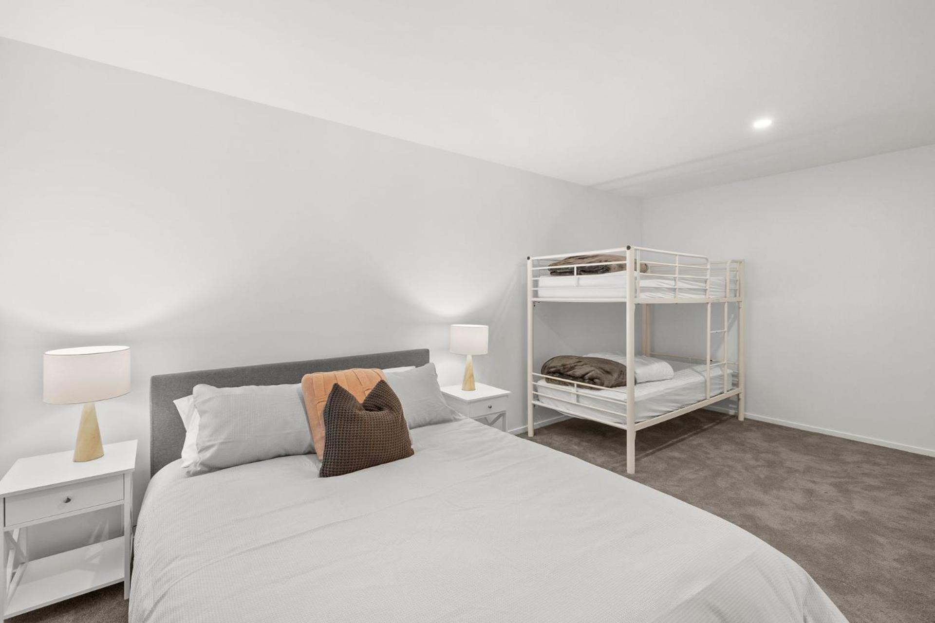 Four-Bedroom House photo 2