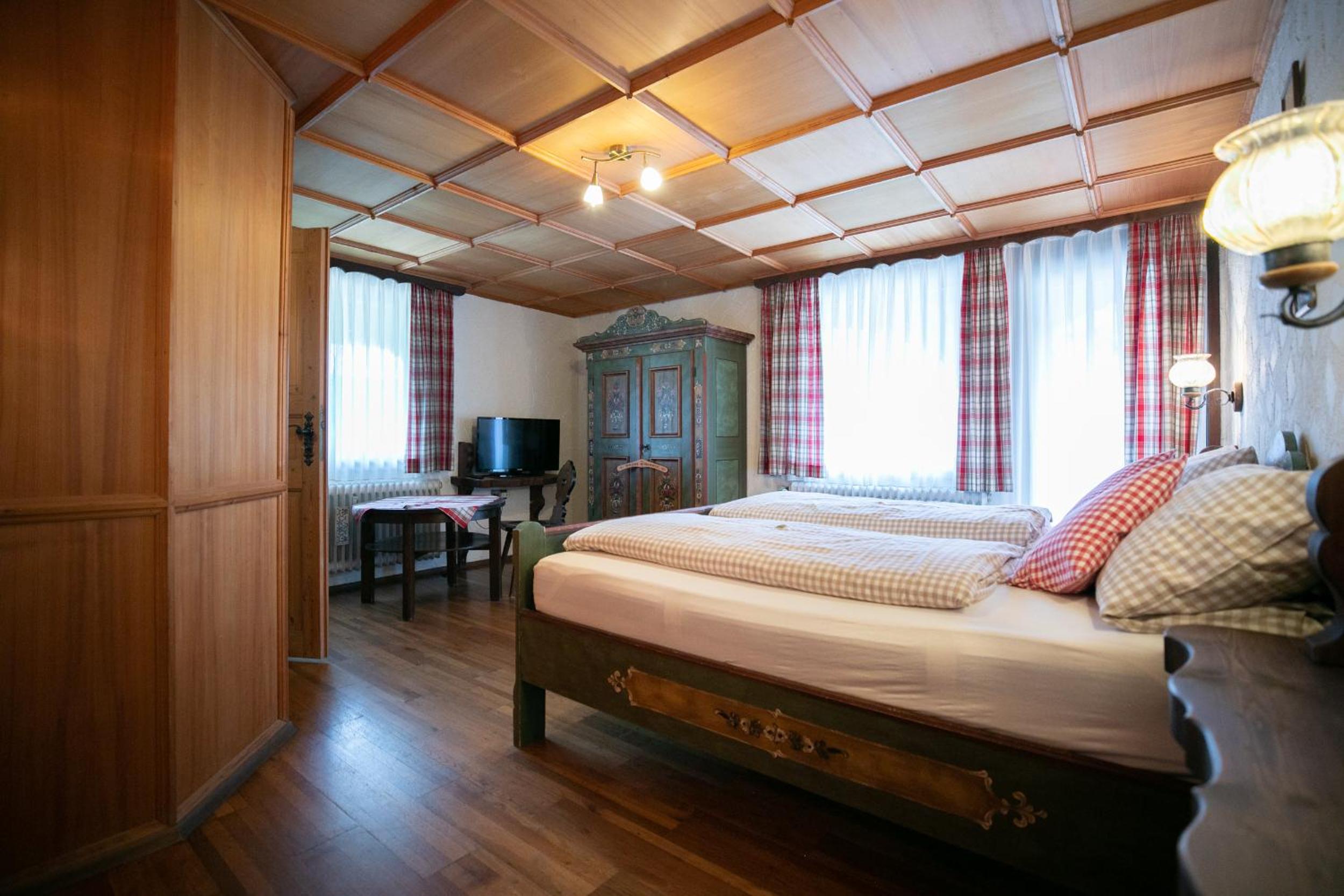 Standard Queen Room photo 2