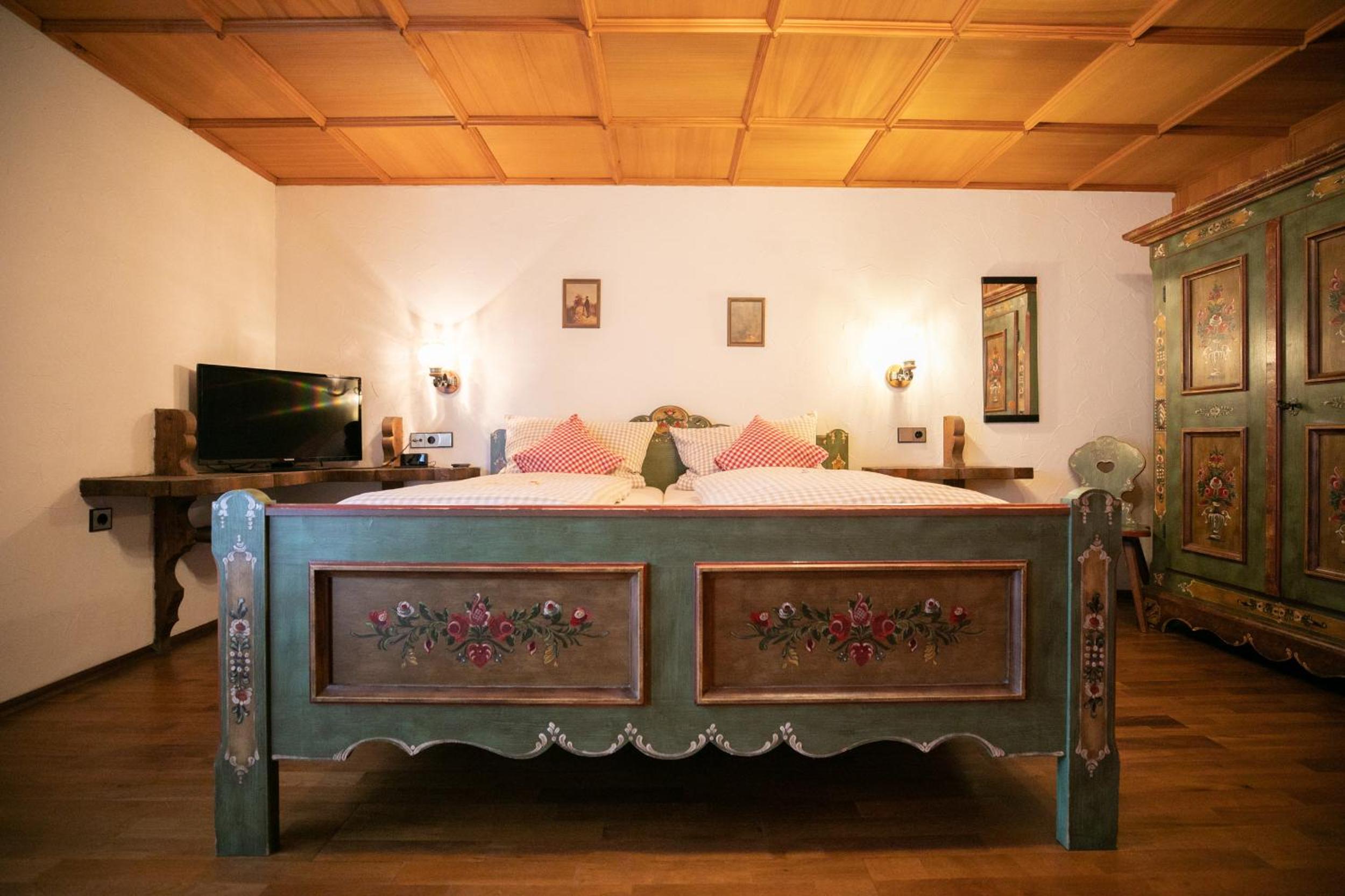 Standard Queen Room photo 2