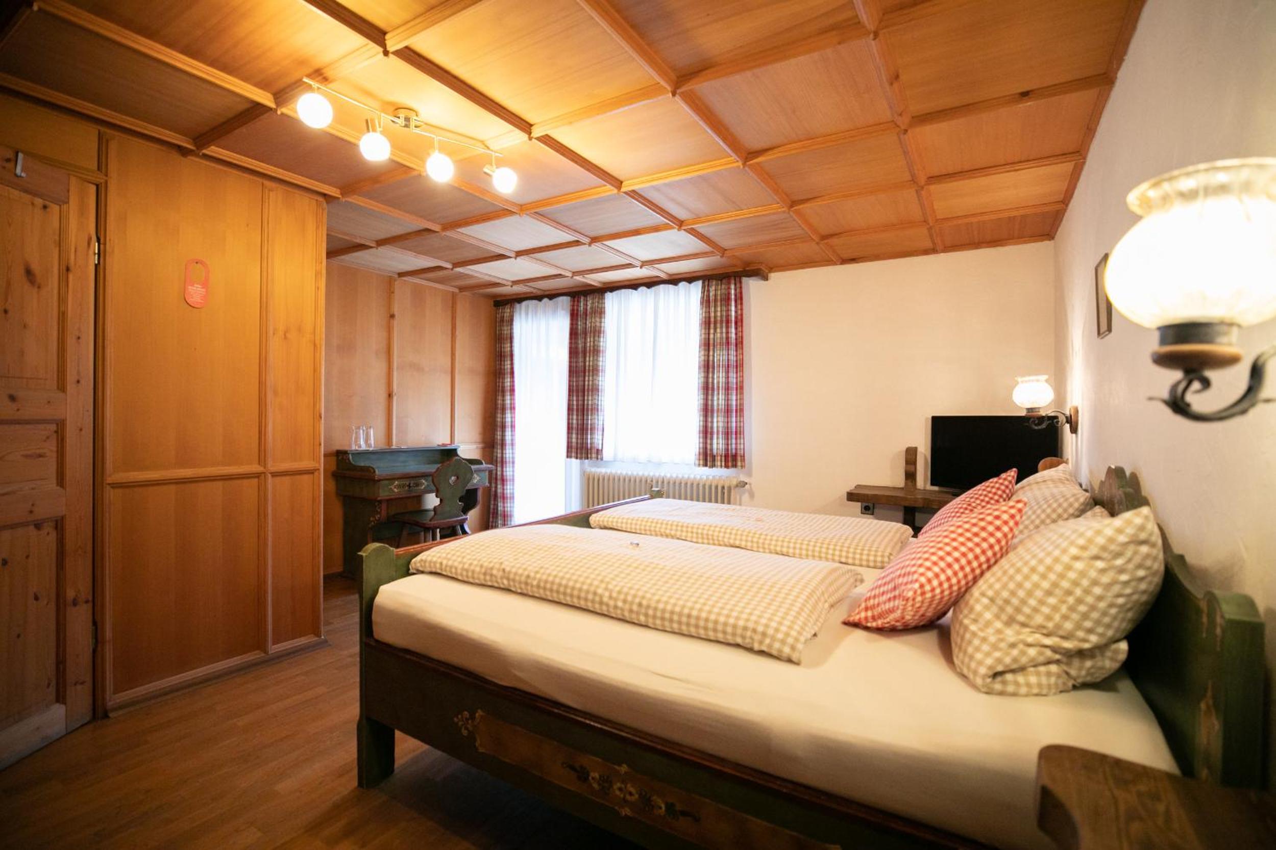 Standard Queen Room photo 3