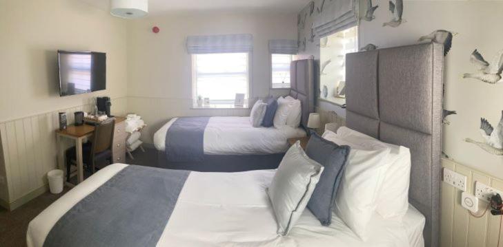 Double or Twin Room - Disability Access - Photo 3